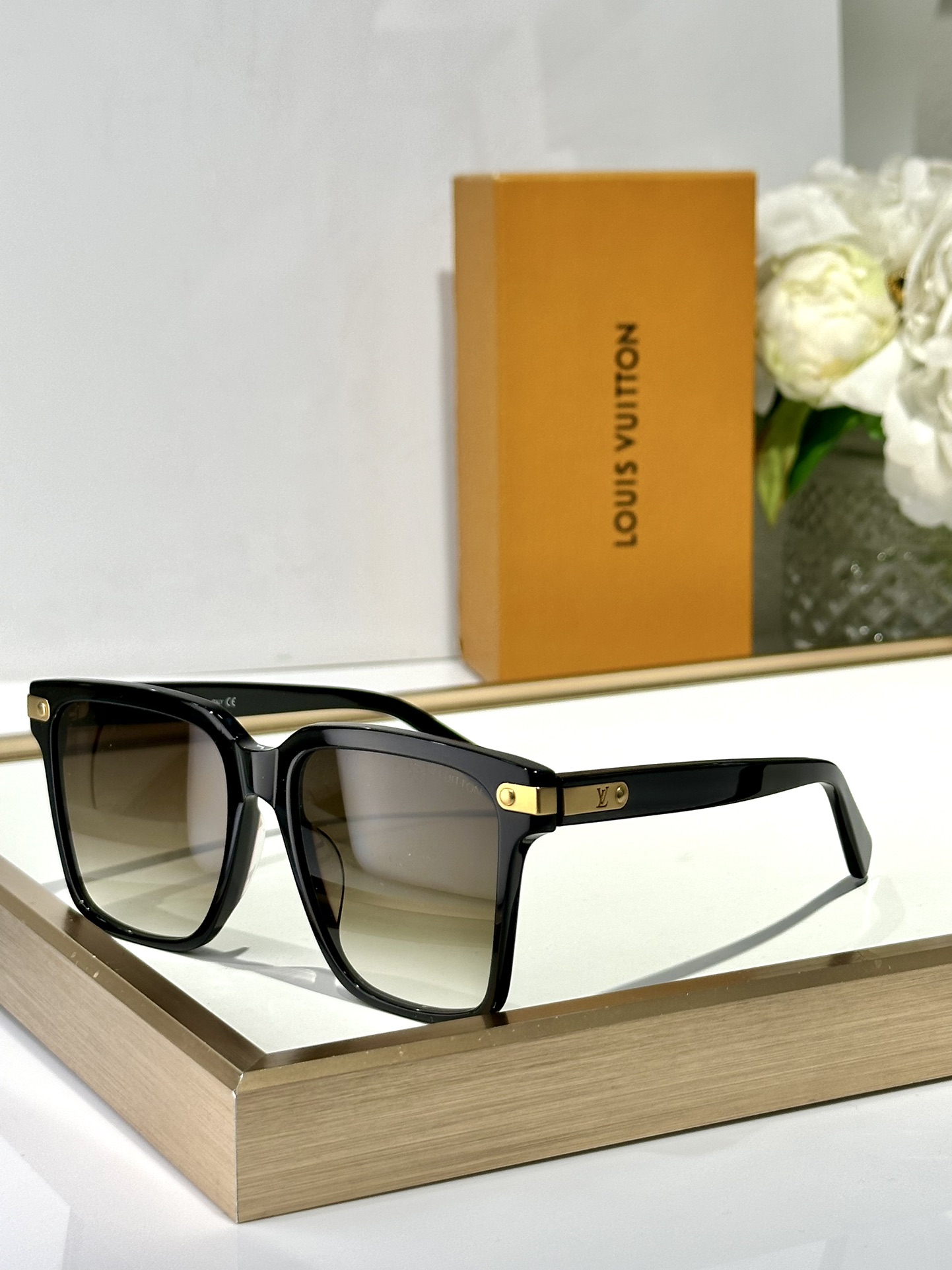  LOUIS
MOD 02308
Size54-19-145
