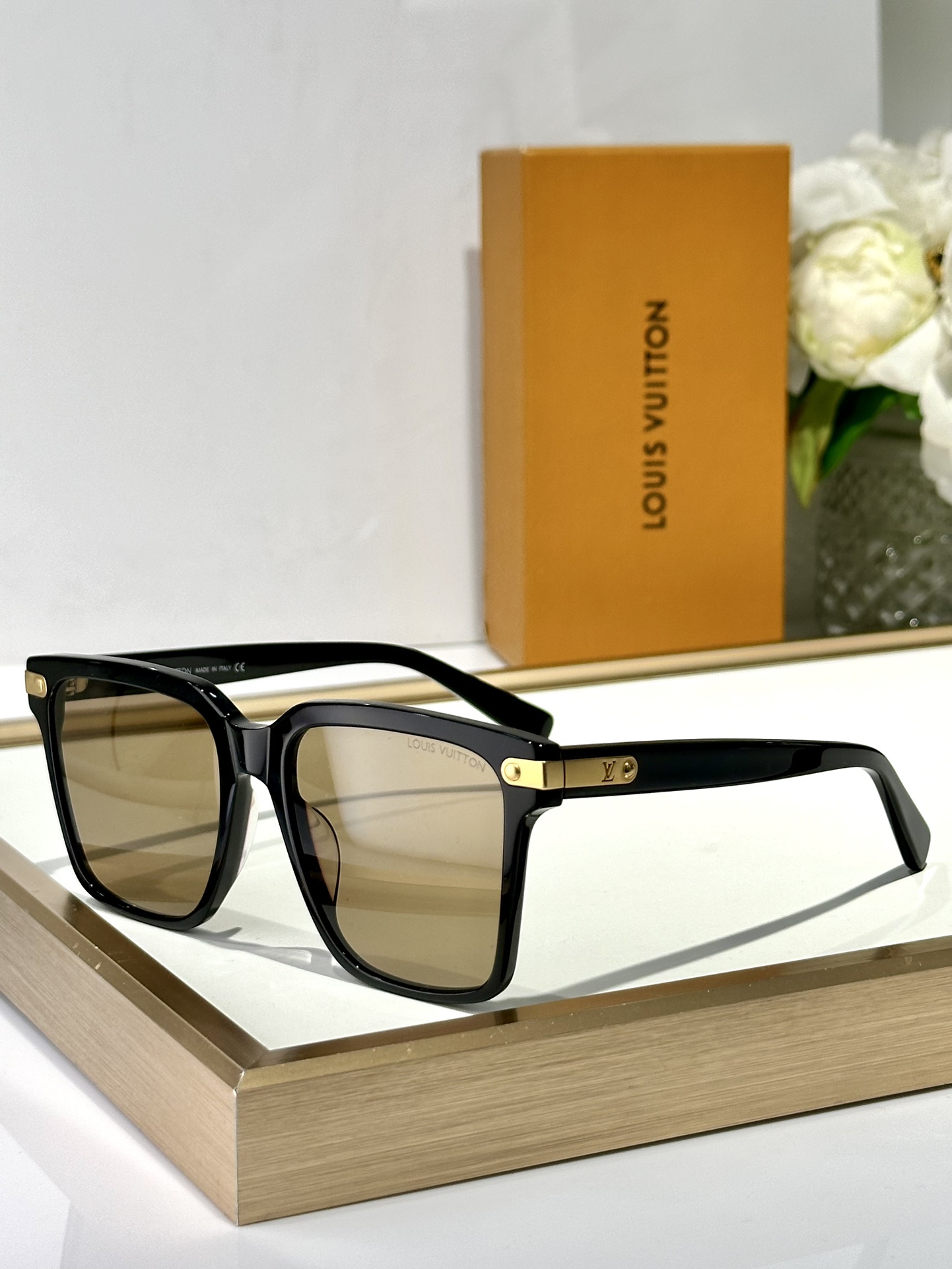  LOUIS
MOD 02308
Size54-19-145
