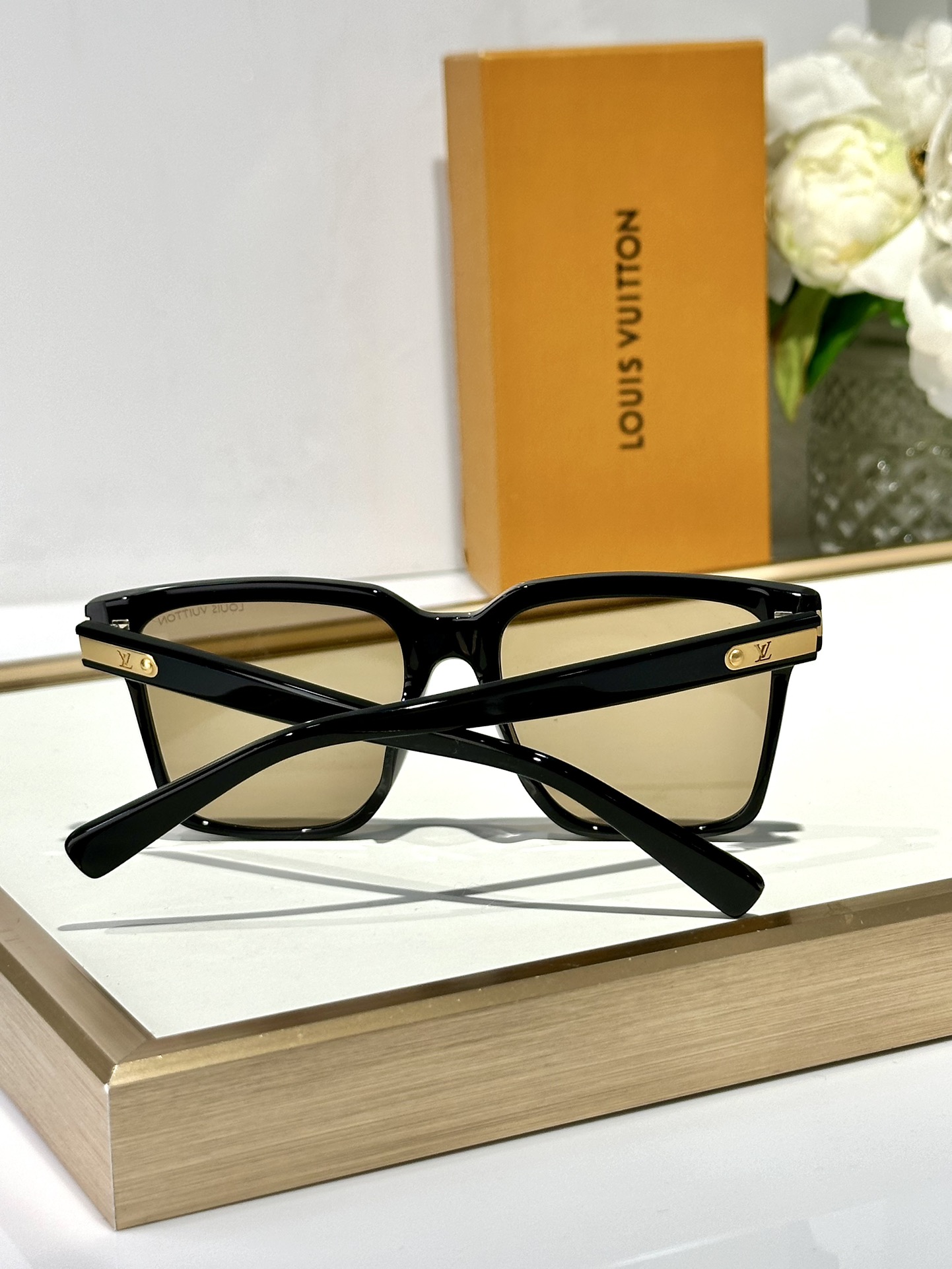  LOUIS
MOD 02308
Size54-19-145
