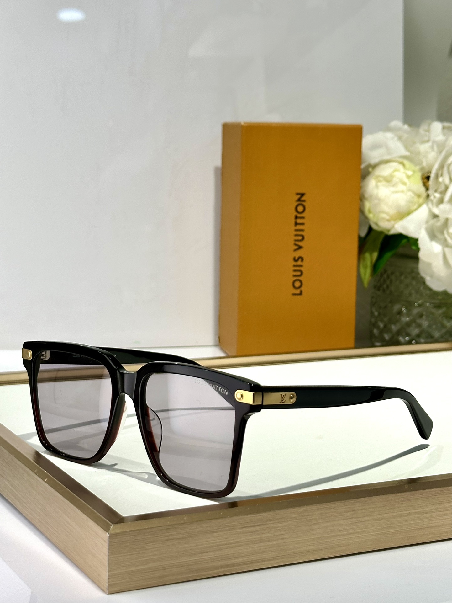  LOUIS
MOD 02308
Size54-19-145
