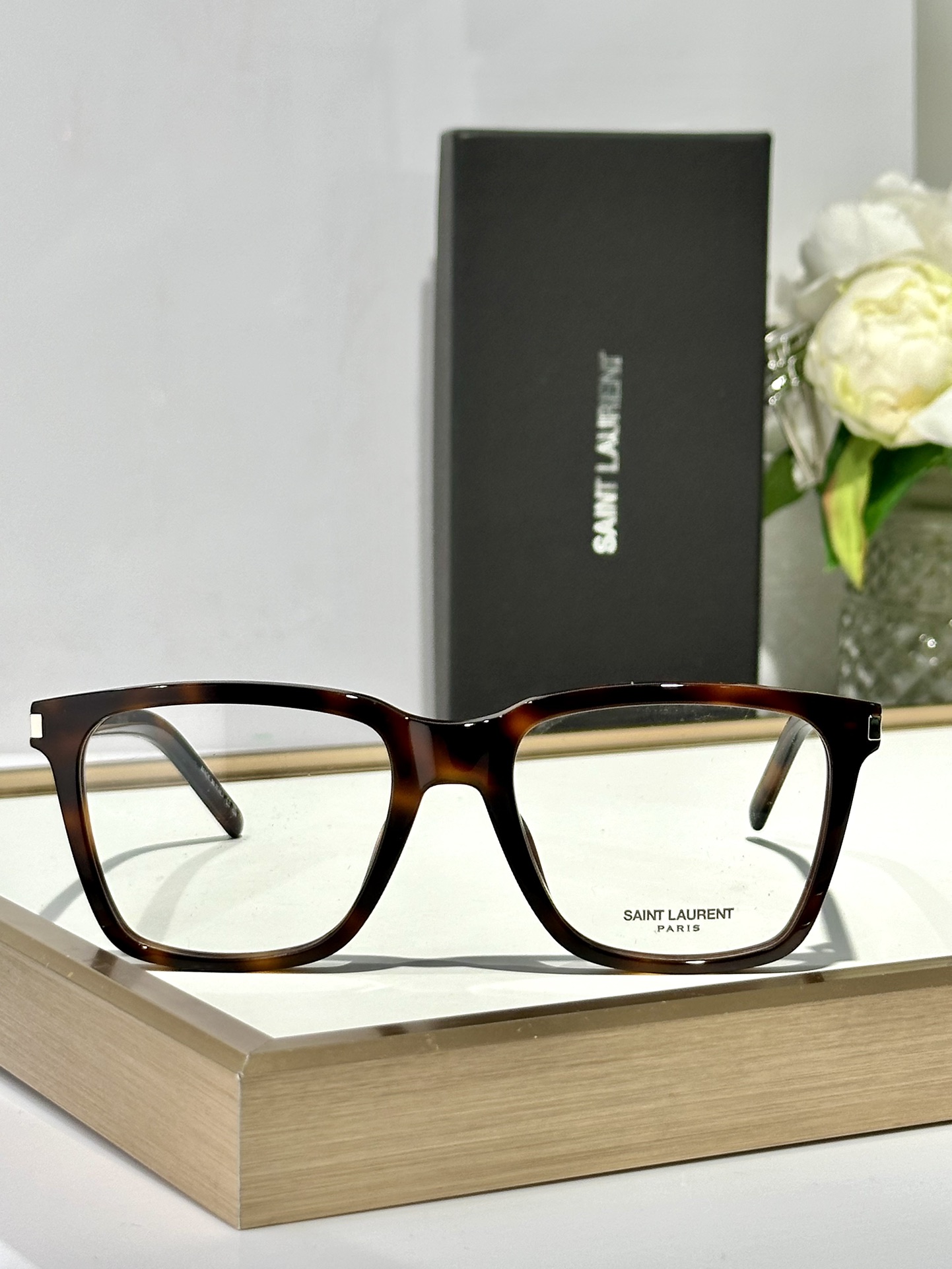  SAINT LAUREN* 
ModelSL717
Size54口18-145
