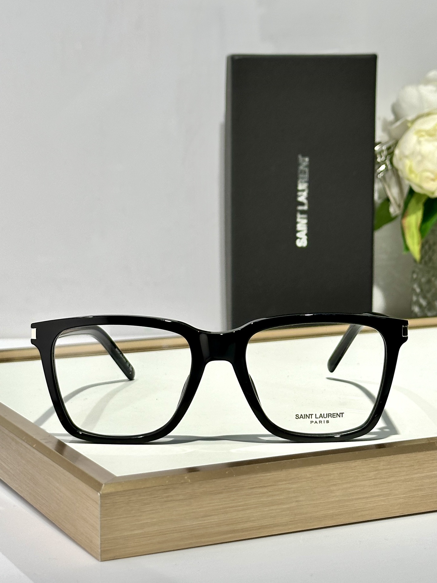  SAINT LAUREN* 
ModelSL717
Size54口18-145
