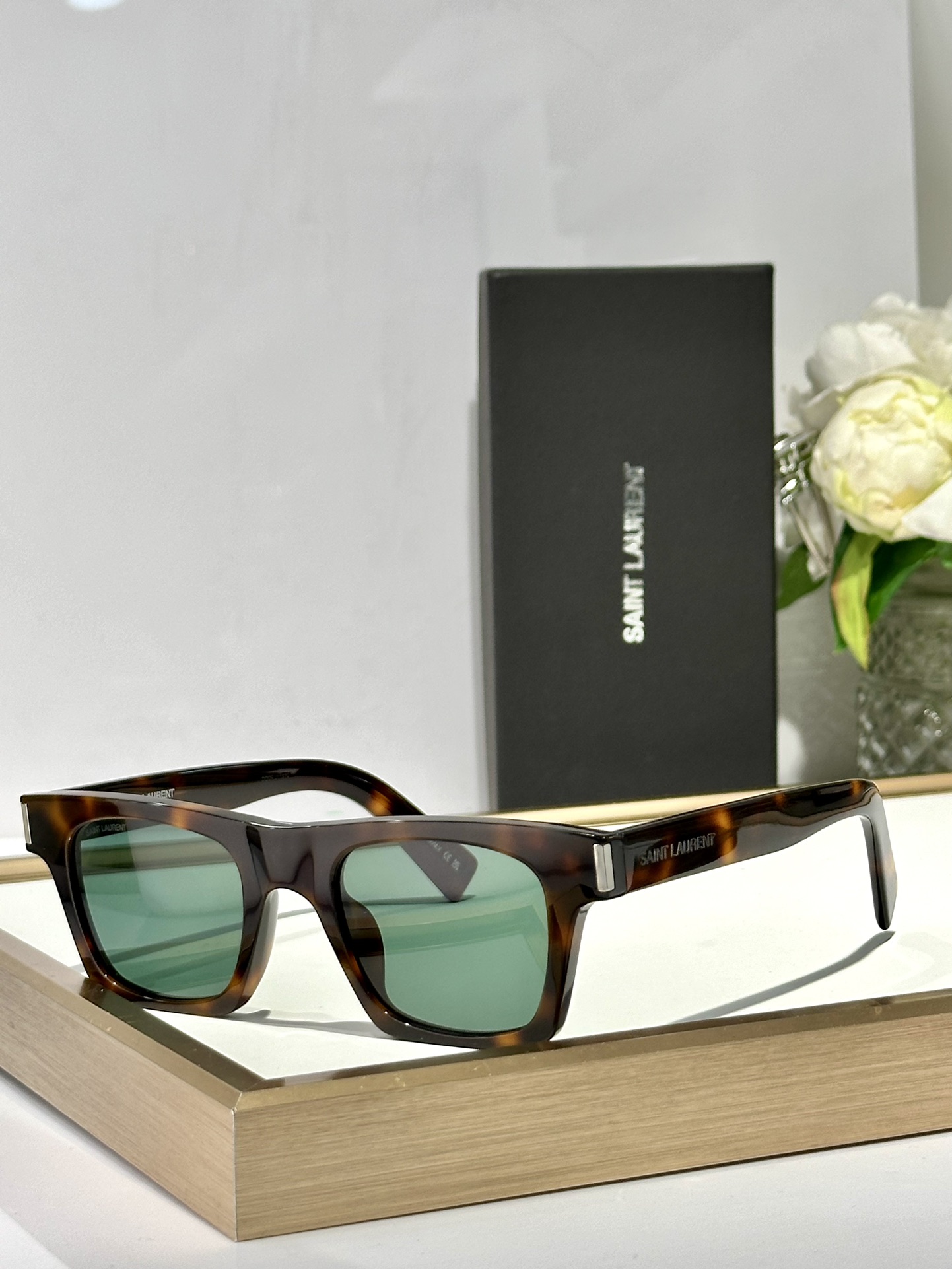  SAINT LAUREN*
ModelSL719
Size47口22-145
