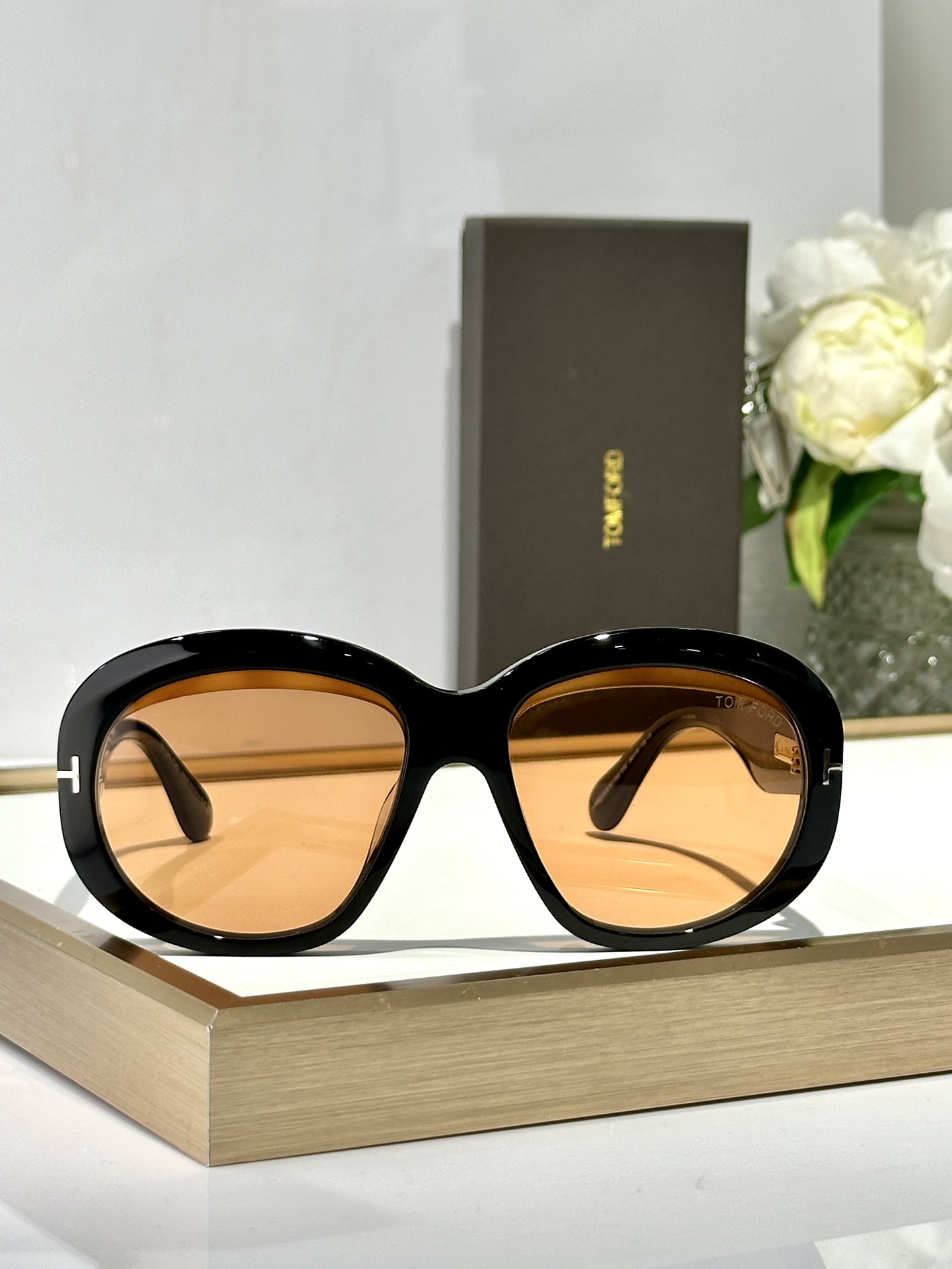 ￼ ￼ TOMFORD 
MODCIELLE FT1193 
Size58-15-135

