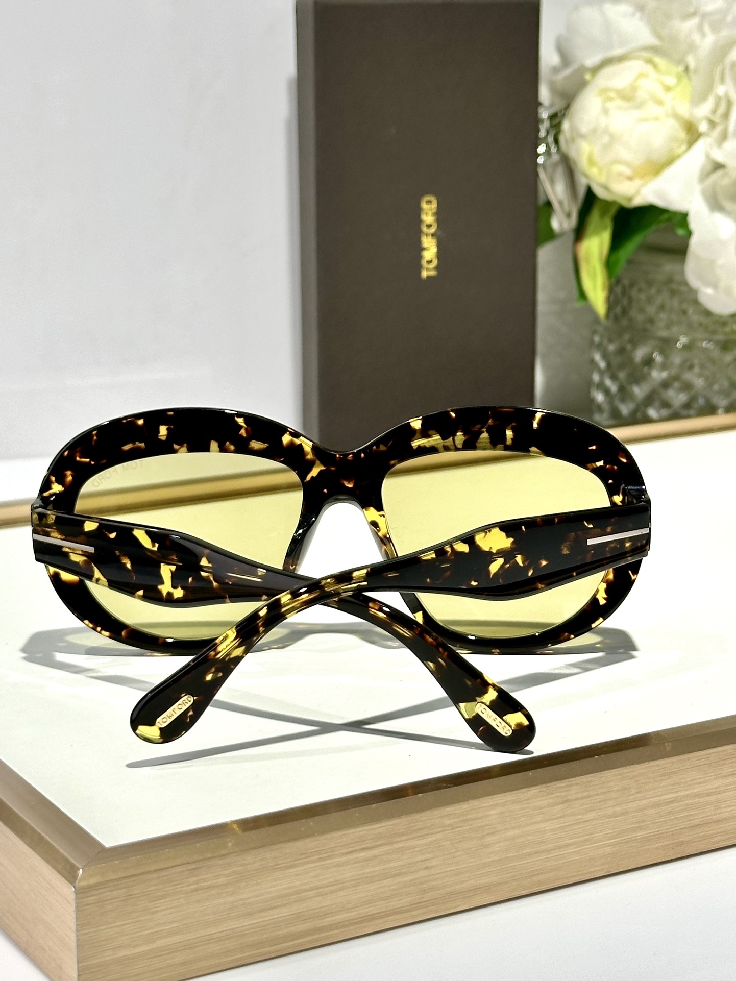 ￼ ￼ TOMFORD 
MODCIELLE FT1193 
Size58-15-135
