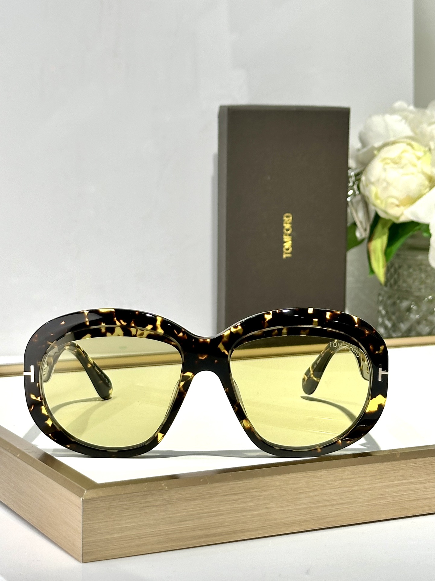 ￼ ￼ TOMFORD 
MODCIELLE FT1193 
Size58-15-135
