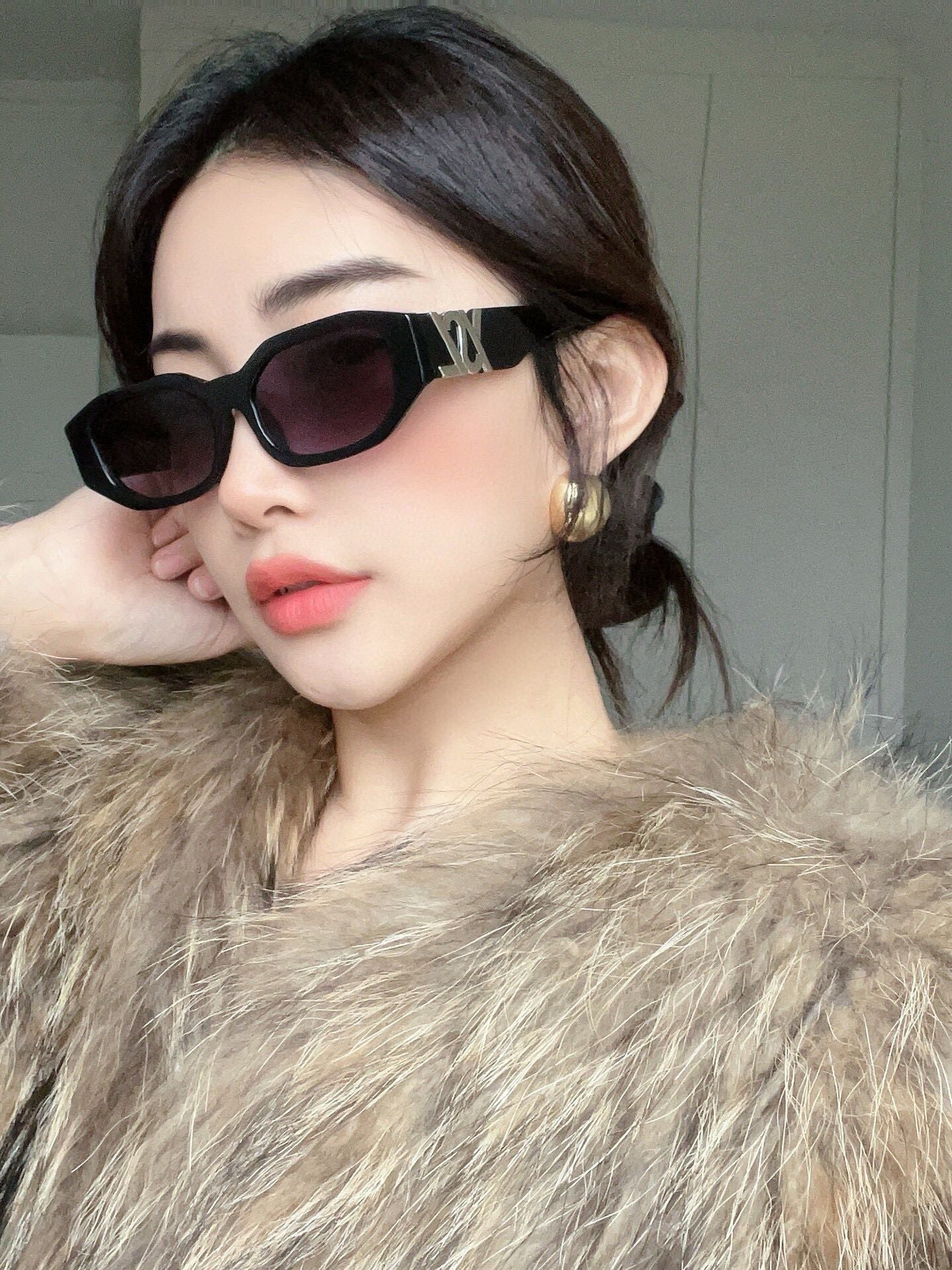  SAINT LAUREN*圣罗兰 
ModelSLM88
Size53口18-145

