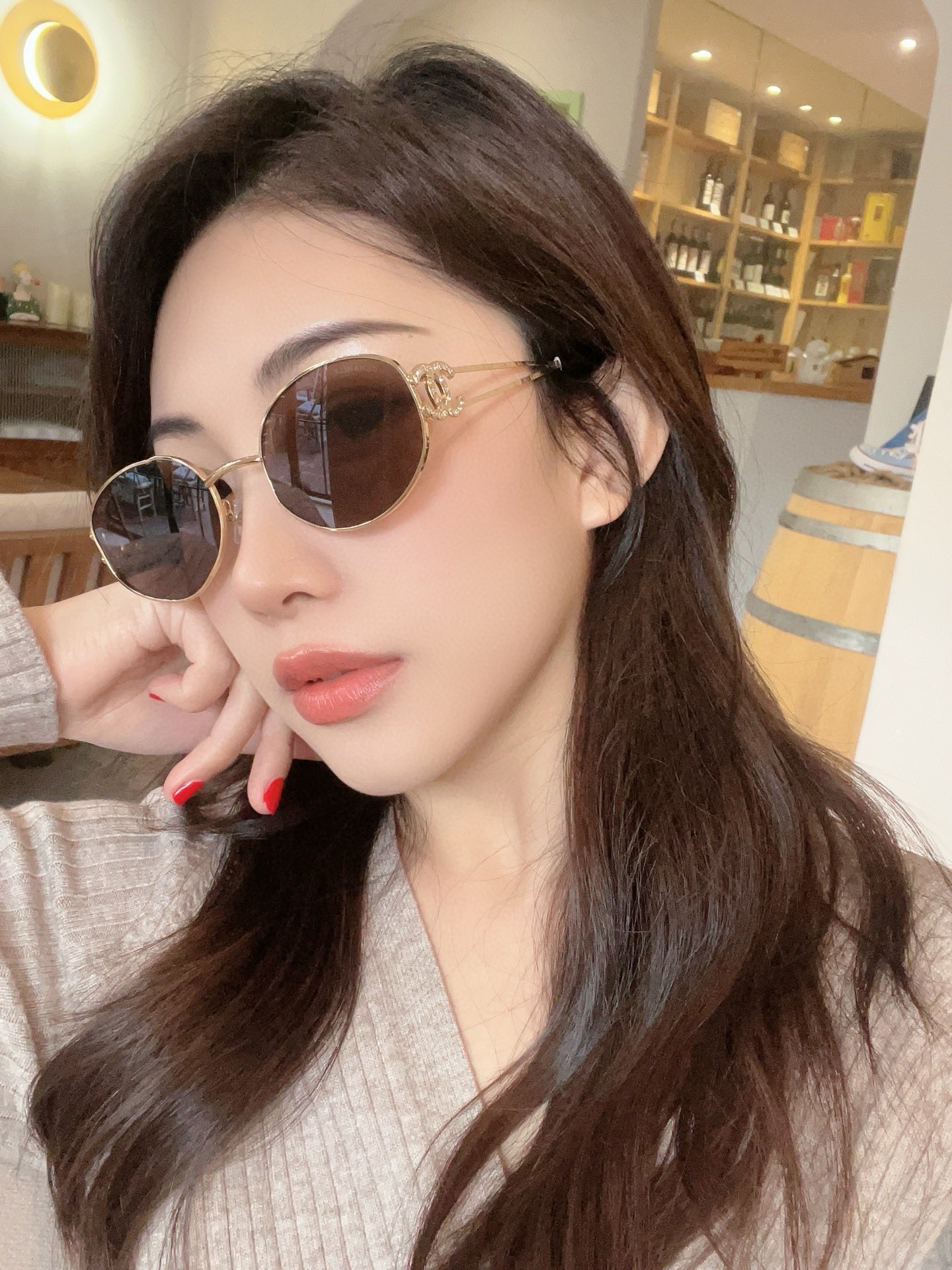  𝘾𝙃𝘼𝙉𝙀𝙇 新款 香奶奶
 Model  CH6991
 双C 镜腿闪钻logo，
日常又时髦
Si