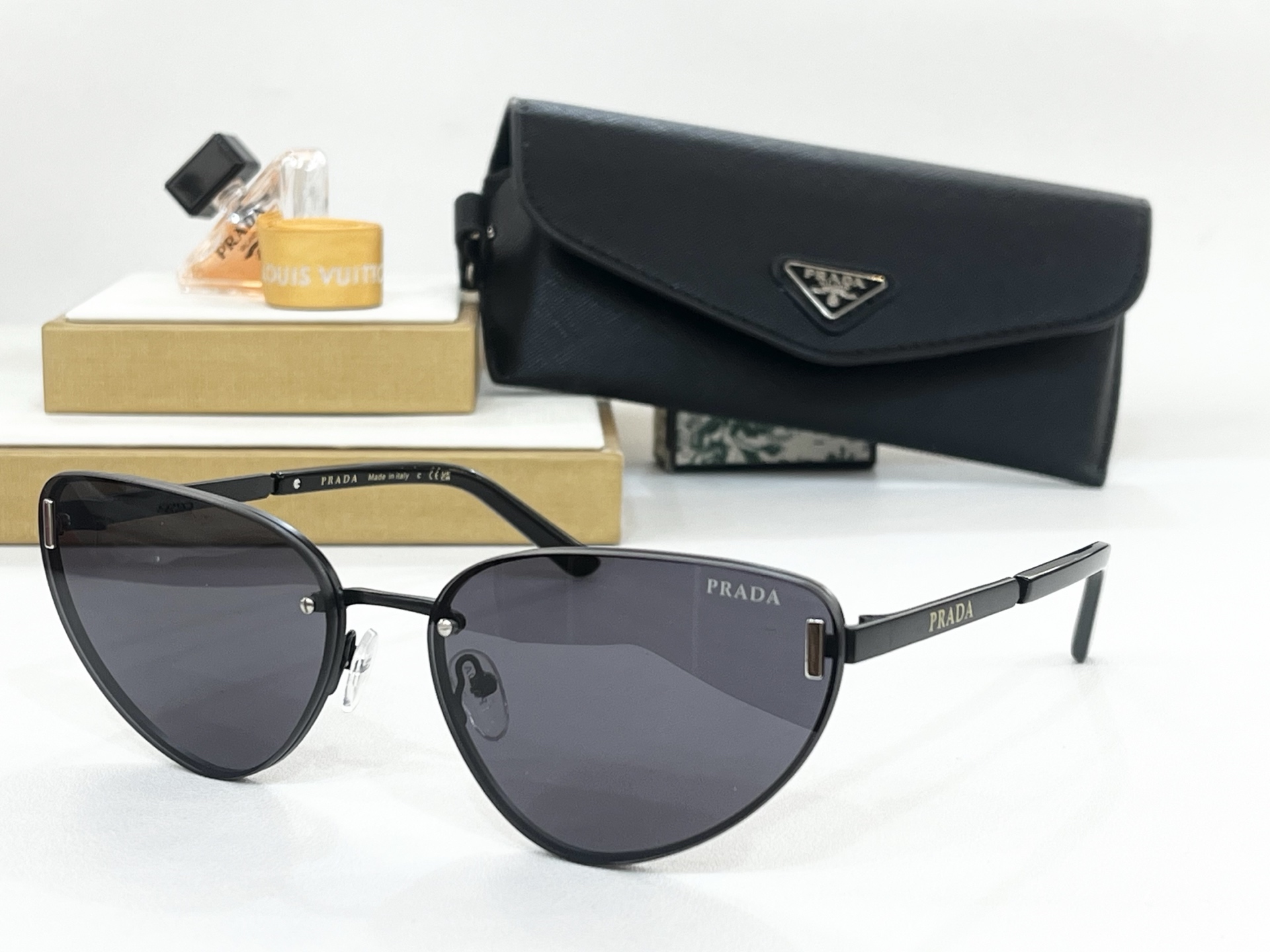  PRAD*
Mod：PR57sw
Size63-17-140
