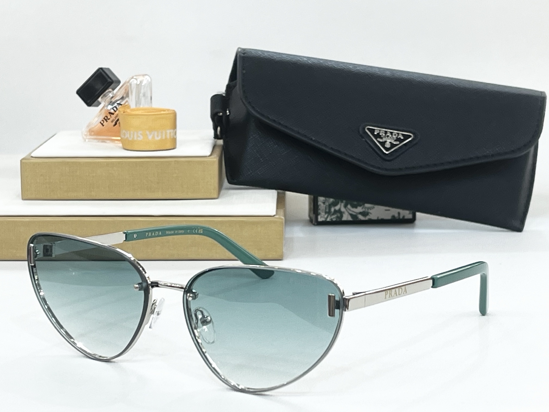  PRAD*
Mod：PR57sw
Size63-17-140
