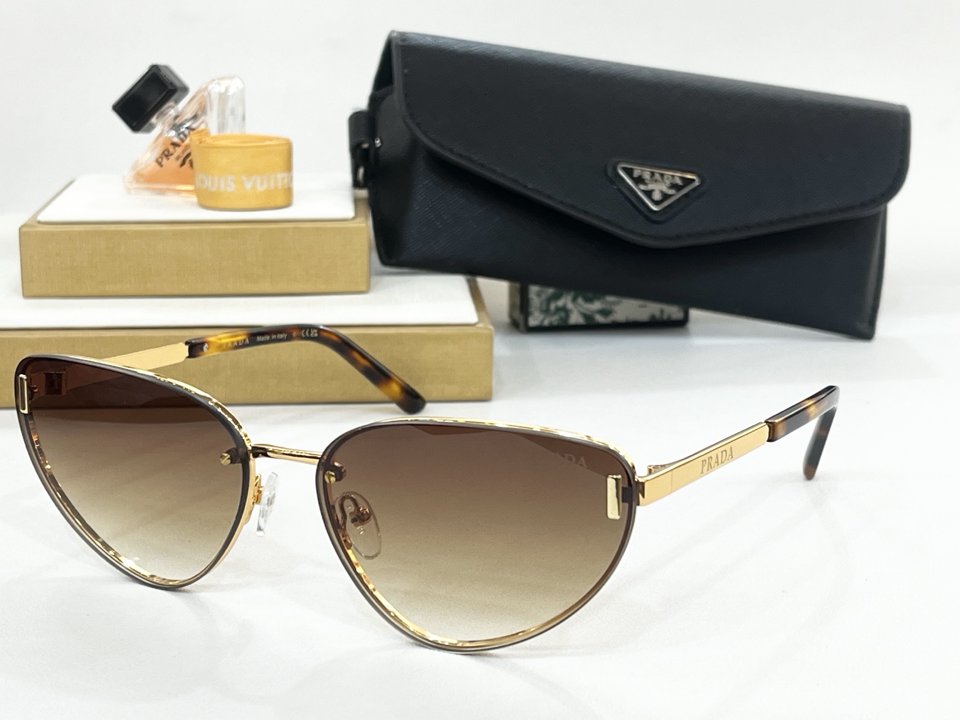  PRAD*
Mod：PR57sw
Size63-17-140
