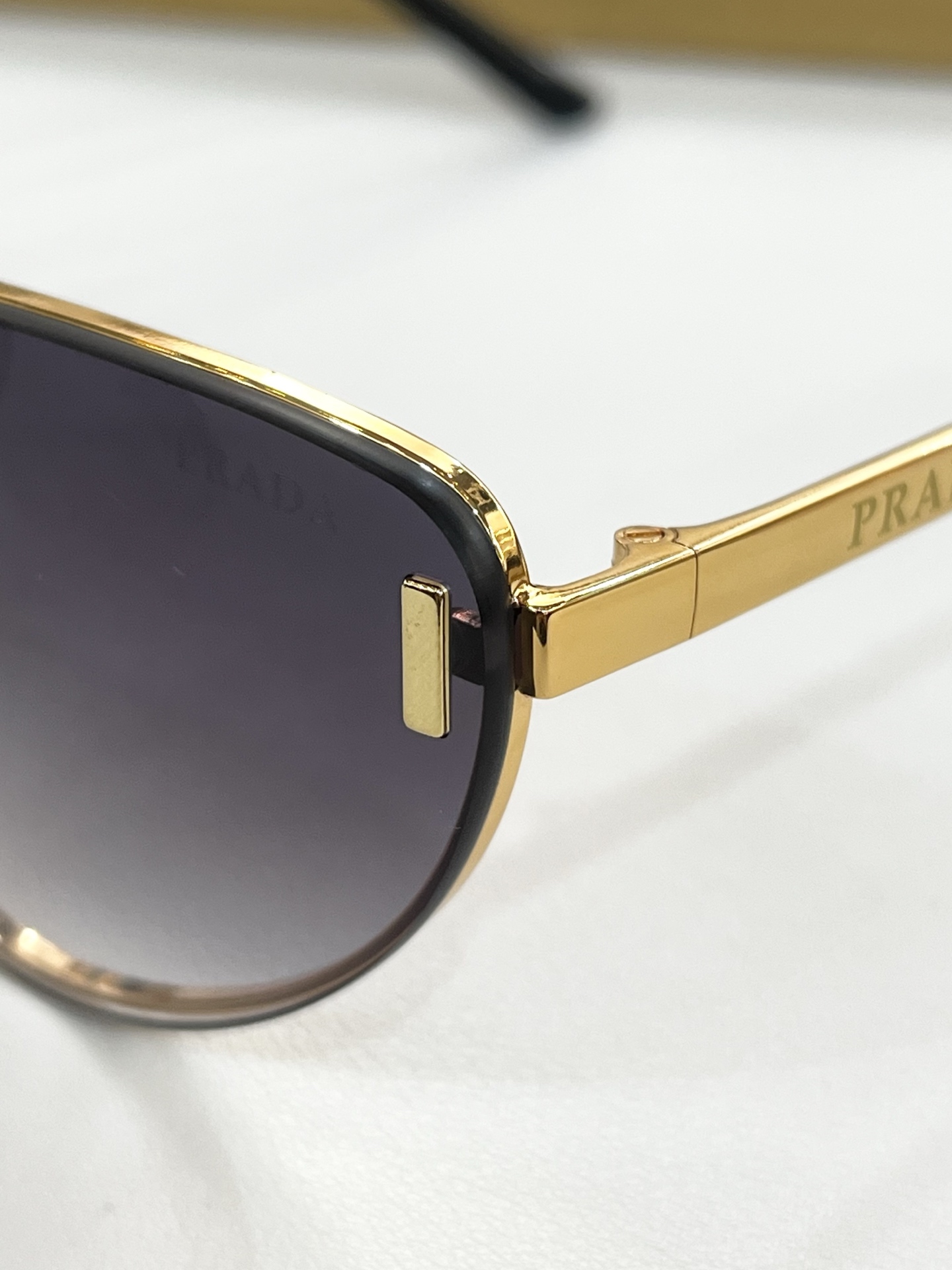  PRAD*
Mod：PR57sw
Size63-17-140
