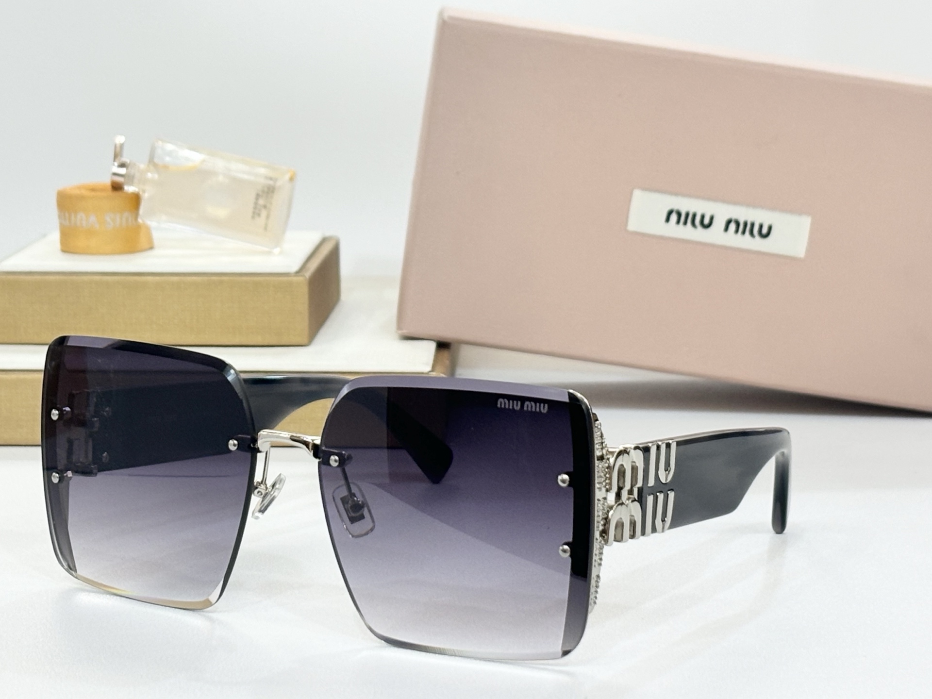  niu
ModSmu78v
Size64-17-140
