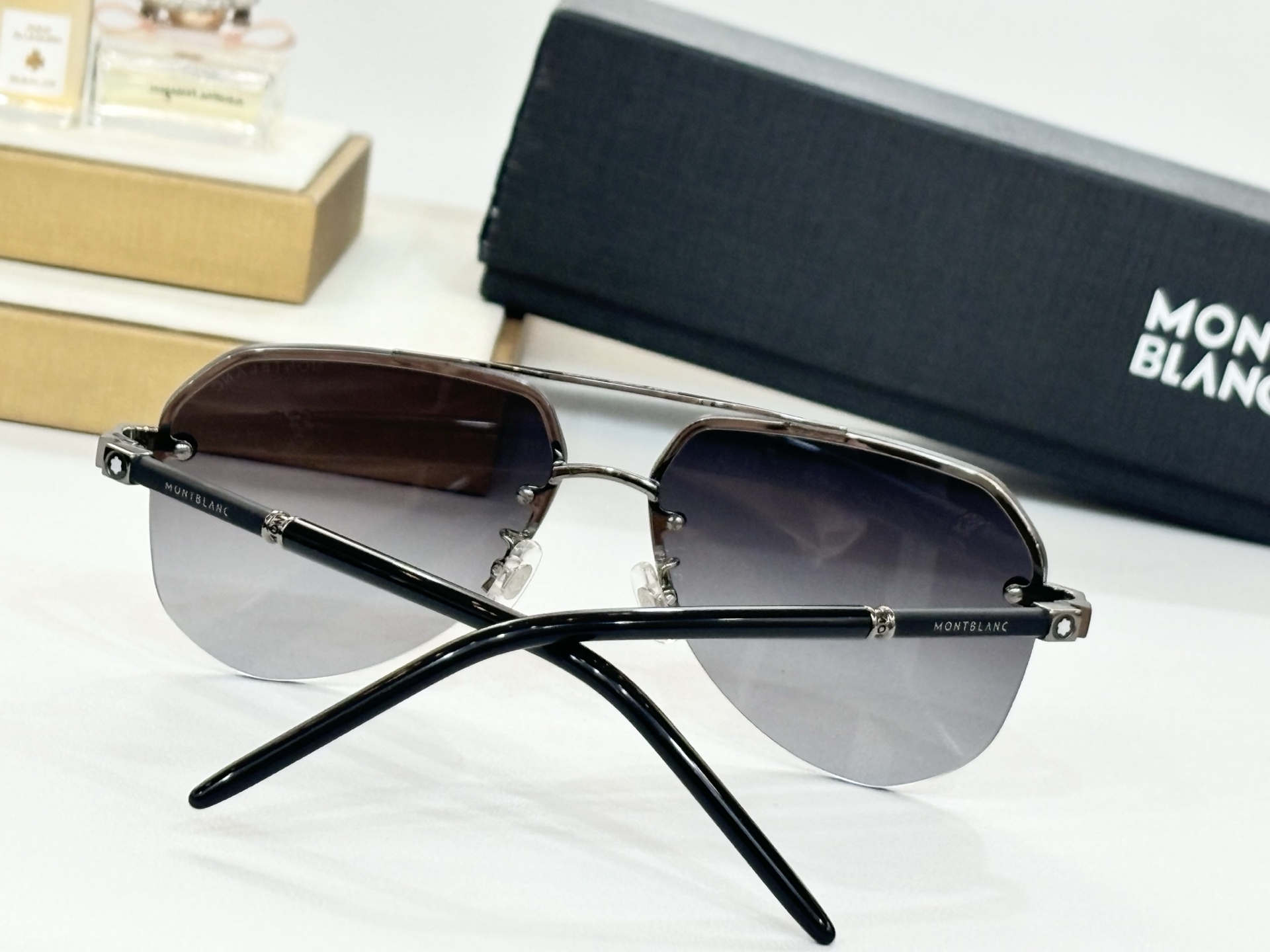  MONTHL***
ModMb902
Size61-13-145
