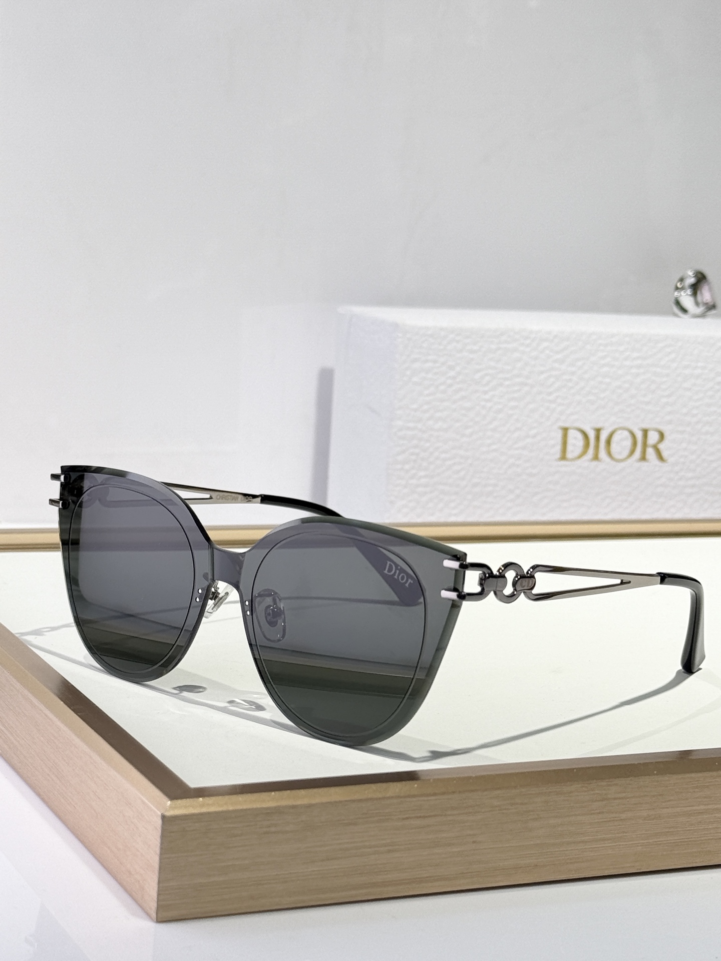 Dio*
ModCD0202
Size139-0-147
