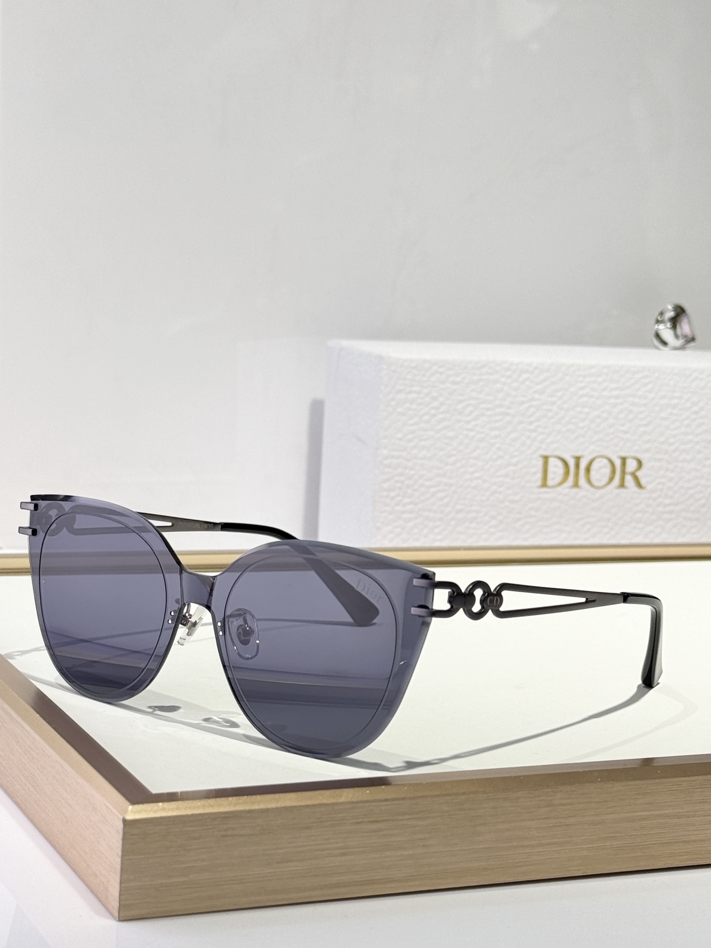  Dio*
ModCD0202
Size139-0-147
