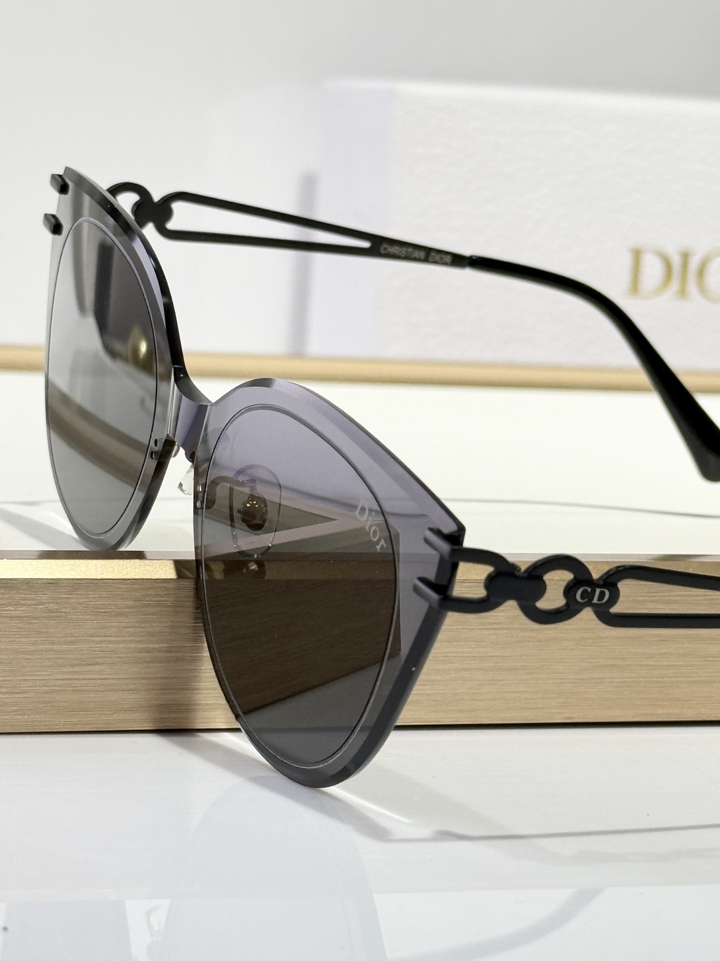  Dio*
ModCD0202
Size139-0-147
