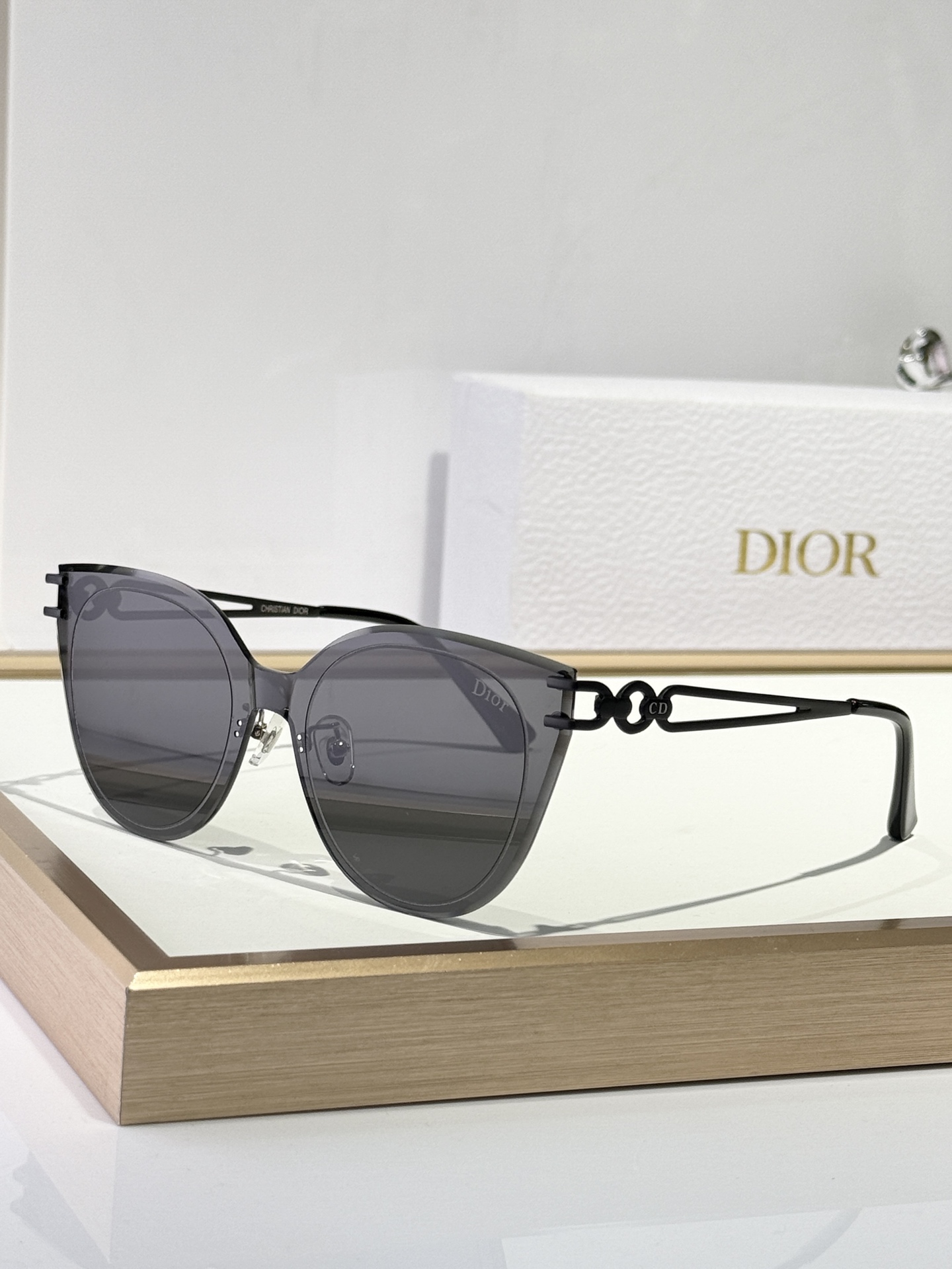  Dio*
ModCD0202
Size139-0-147
