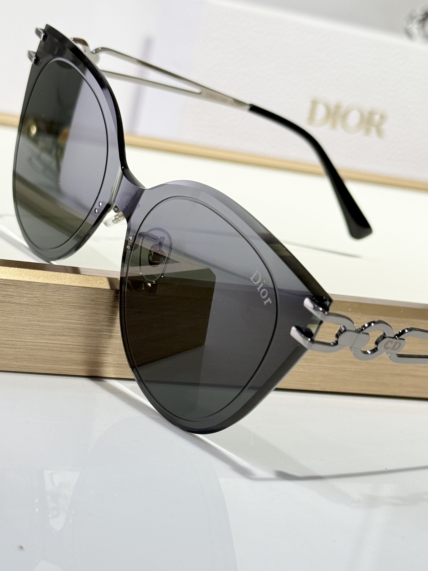  Dio*
ModCD0202
Size139-0-147
