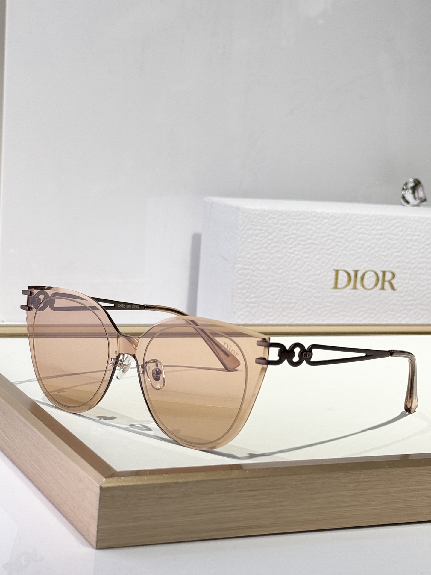  Dio*
ModCD0202
Size139-0-147
