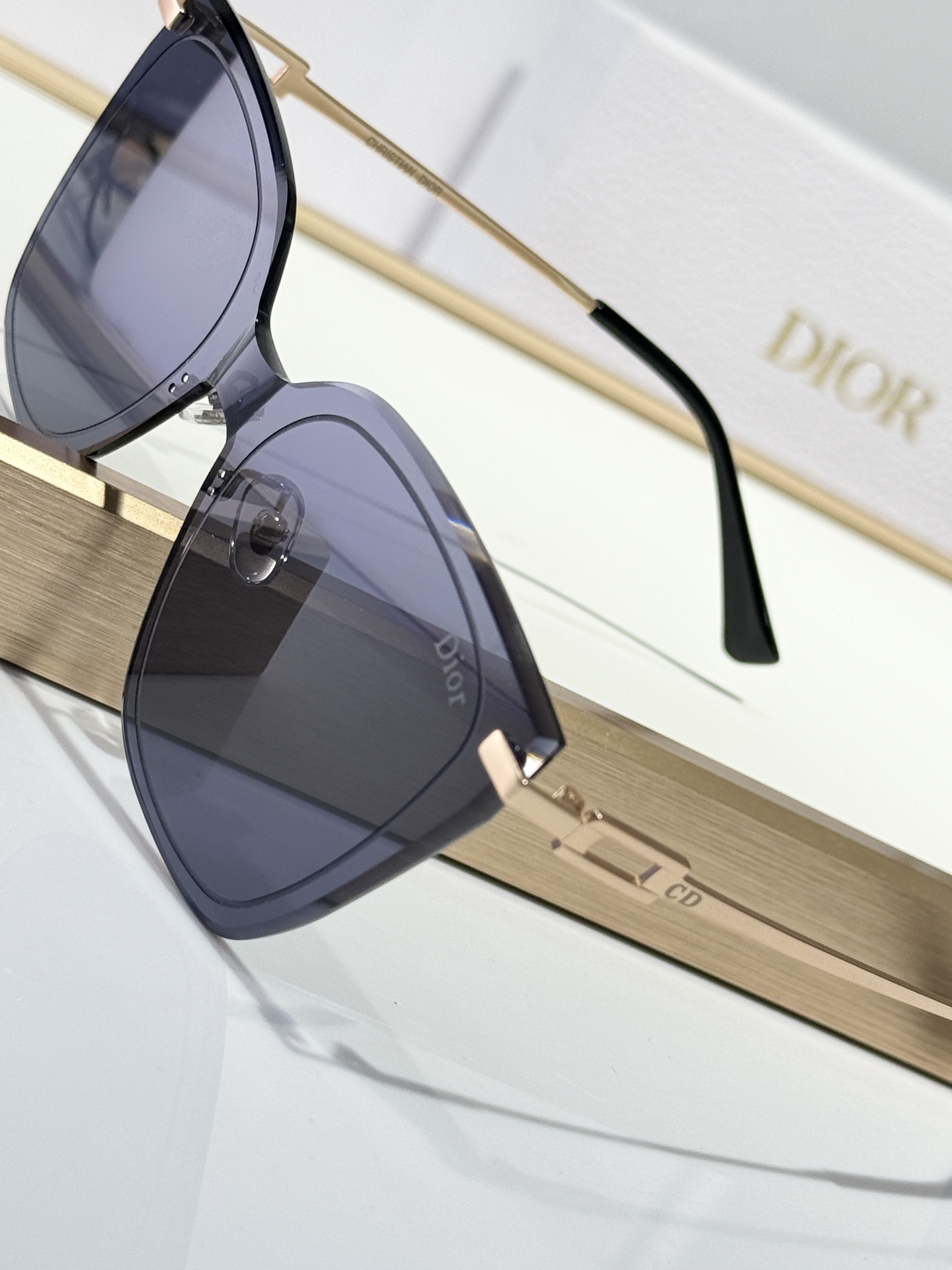  Dio*
ModCD0201

Size139-0-147
