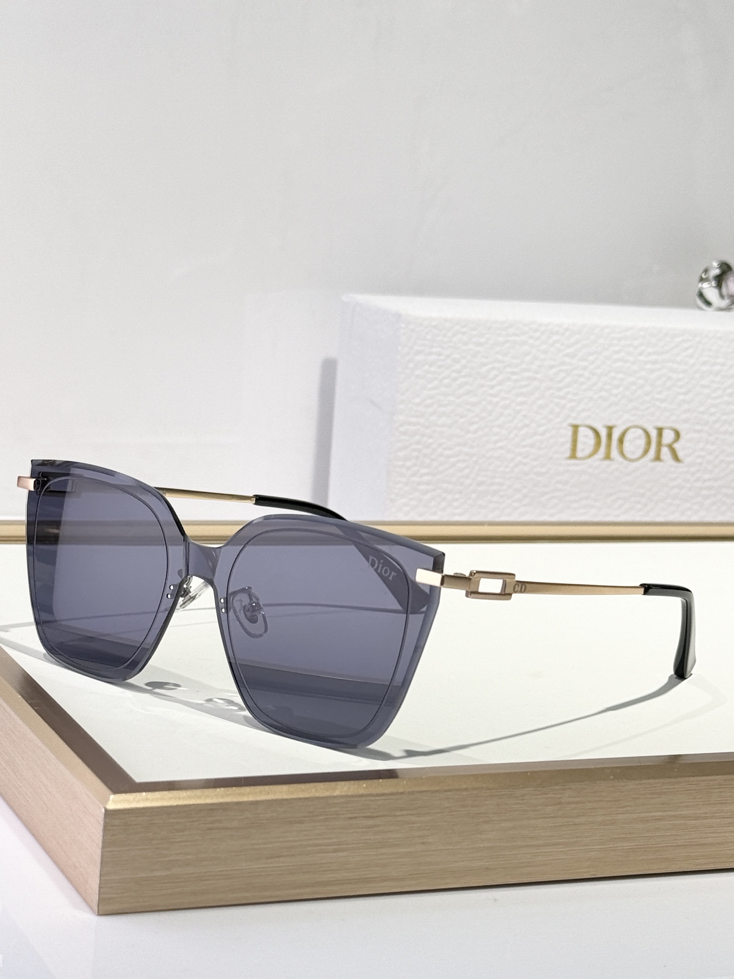  Dio*
ModCD0201

Size139-0-147
