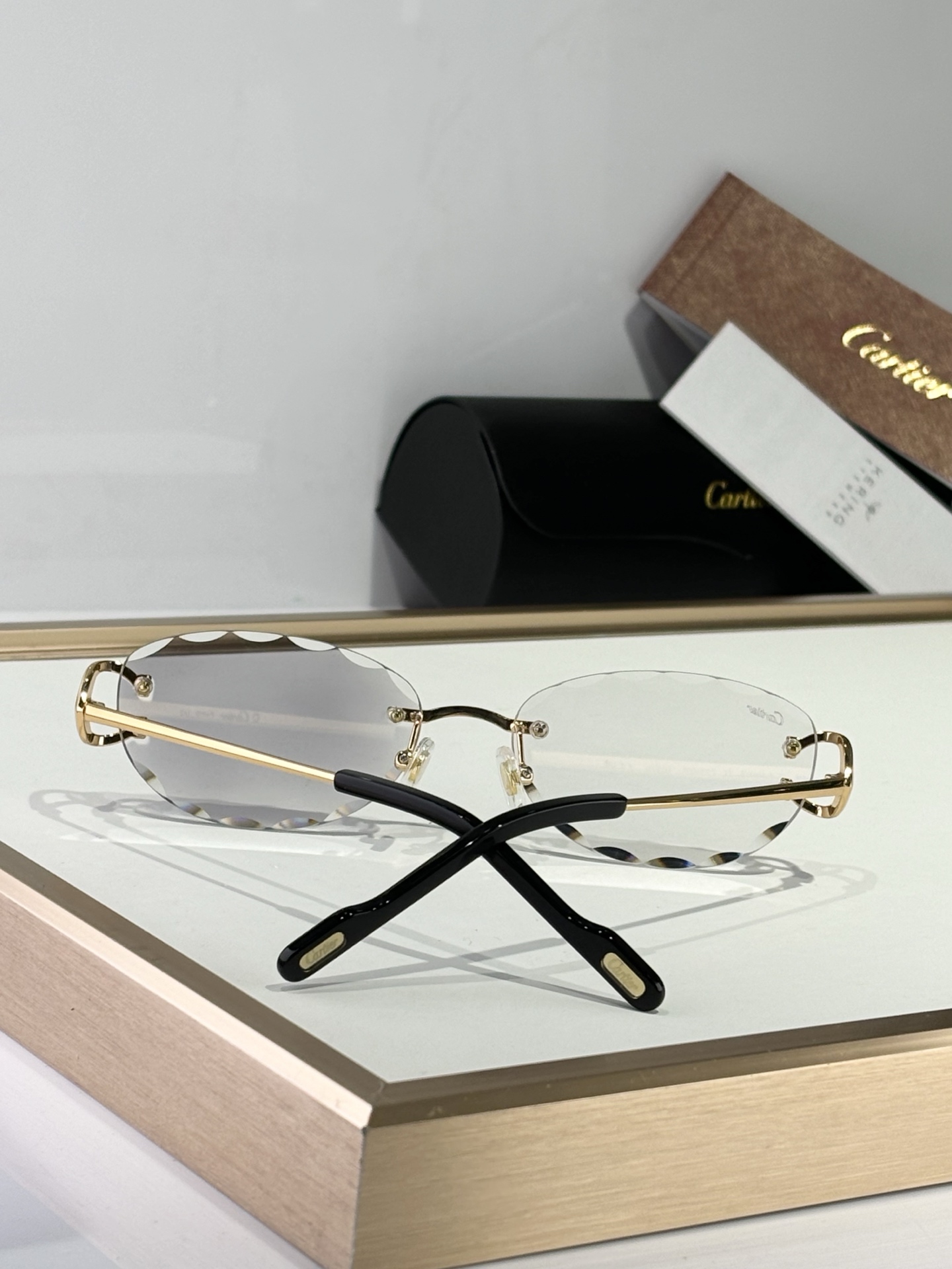  Cartier
MODEL：CT0599S Photo chromic
