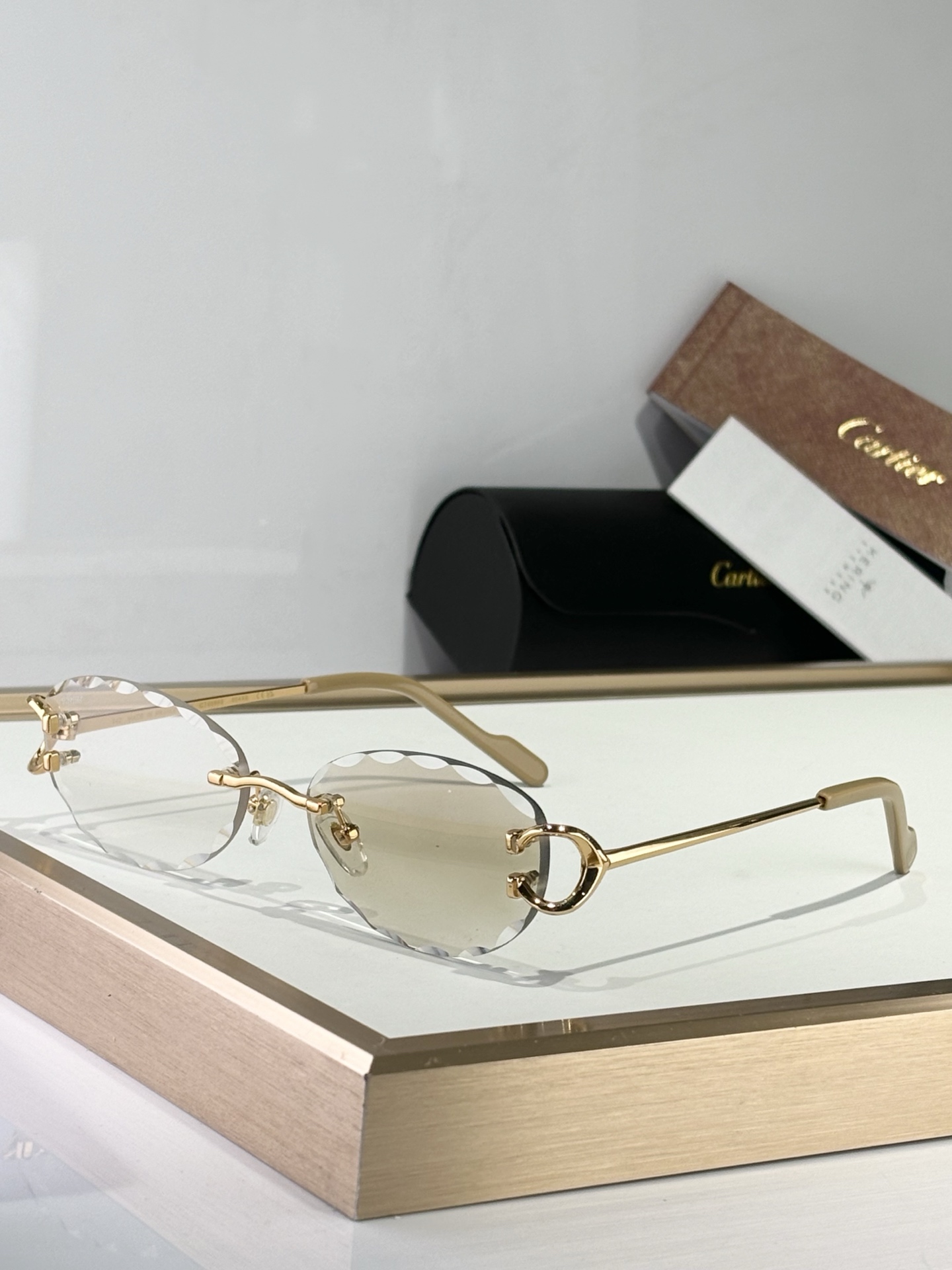  Cartier
MODEL：CT0599S Photo chromic
