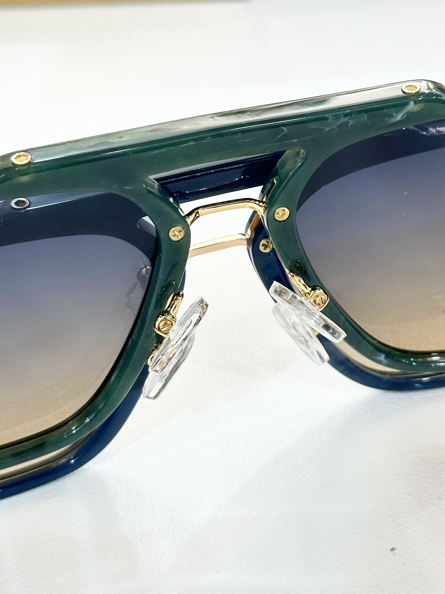  𝘾𝙃𝙊𝙋𝘼𝙍𝘿
MOD：SCHF291
Size：57口19
