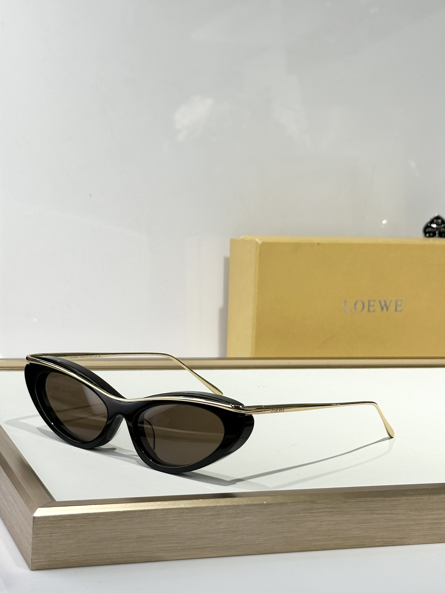  LOEWE
MOD：LW40166l
Size：51口17 140

