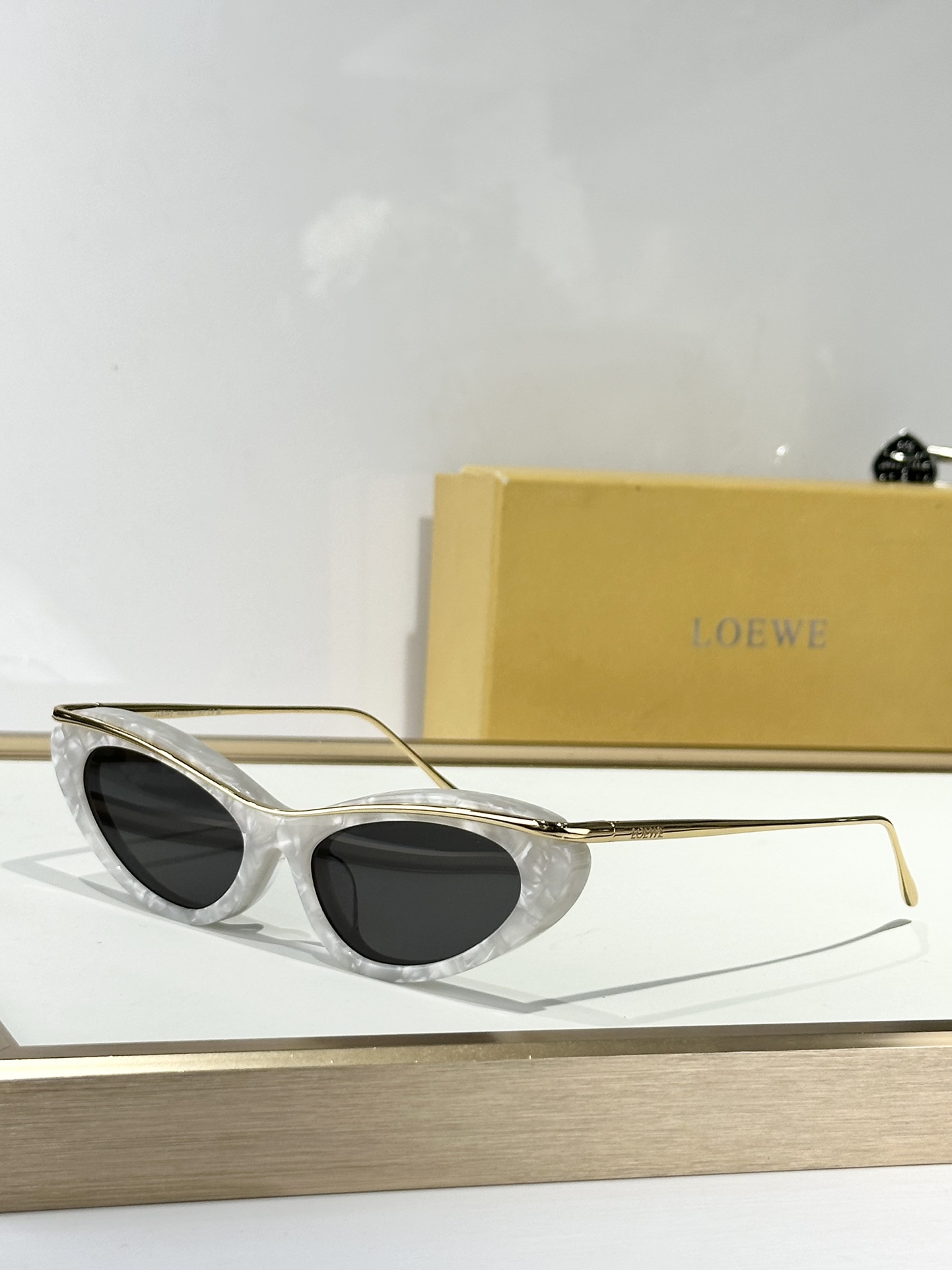  LOEWE
MOD：LW40166l
Size：51口17 140

