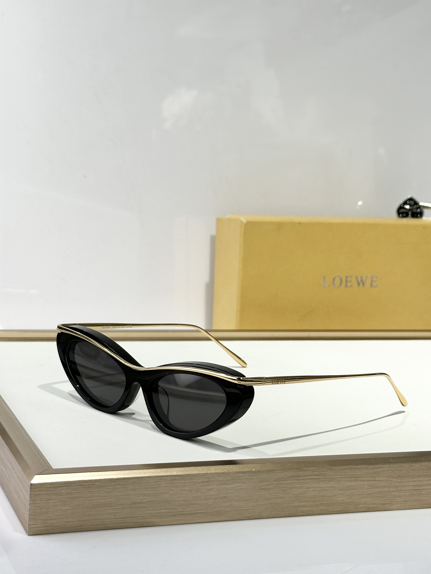  LOEWE
MOD：LW40166l
Size：51口17 140

