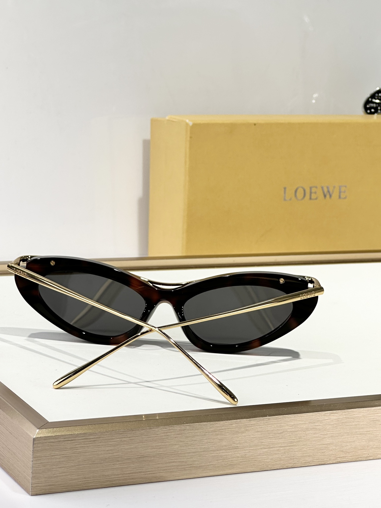  LOEWE
MOD：LW40166l
Size：51口17 140

