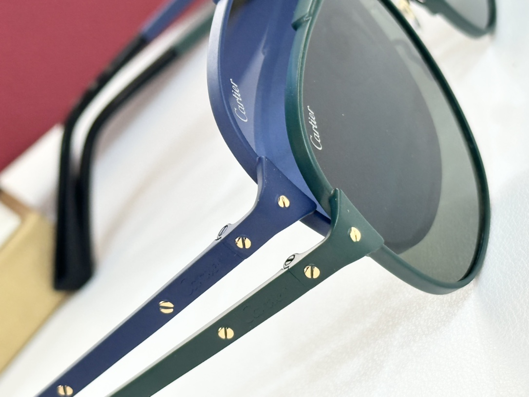  Cartier
MOD：ESW00679
Size：56口20-143
