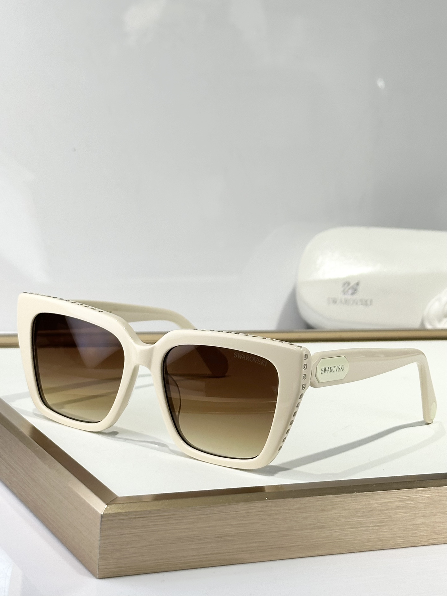  SWAROVSKI
MOD：SK 6913
Size：55口18 145
