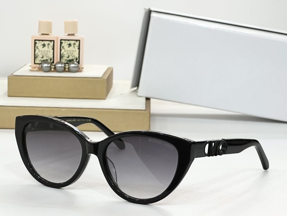  MICHAEL KORS
MOD：MK4120U
Size：54口17
