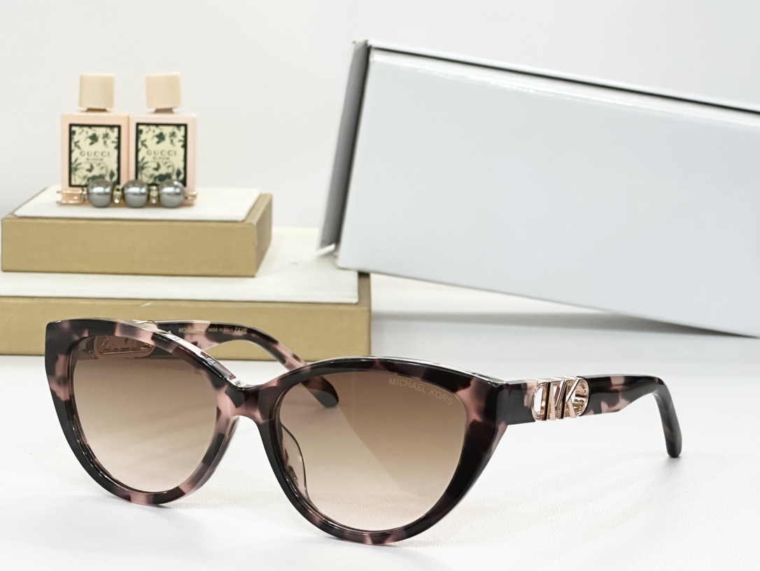  MICHAEL KORS
MOD：MK4120U
Size：54口17
