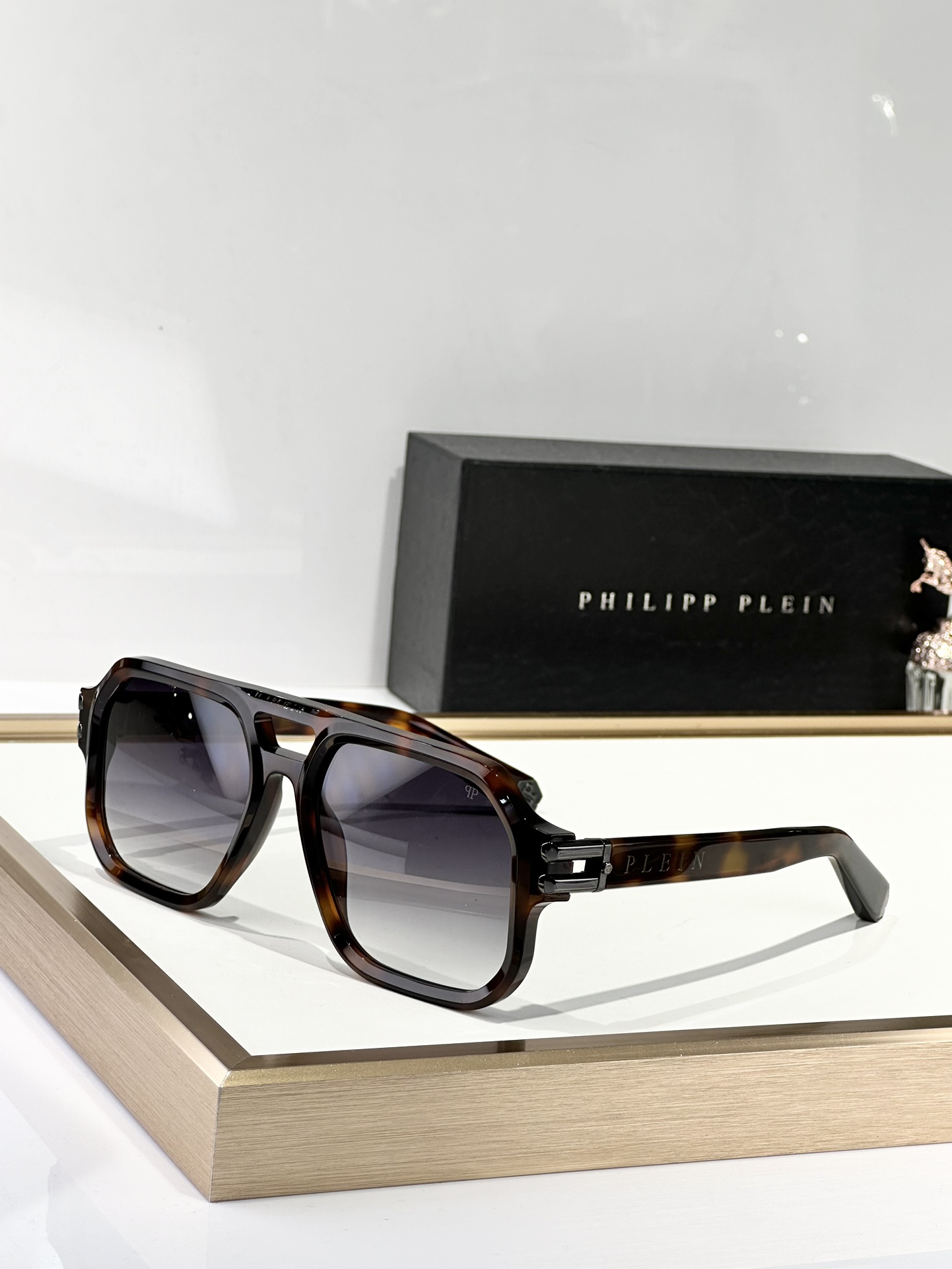  PhiliPPPlein
Model：SP
Size：57口22-145
