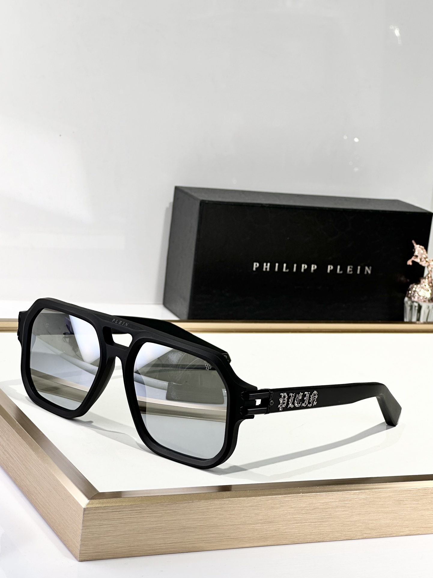  PhiliPPPlein
Model：SP
Size：57口22-145
