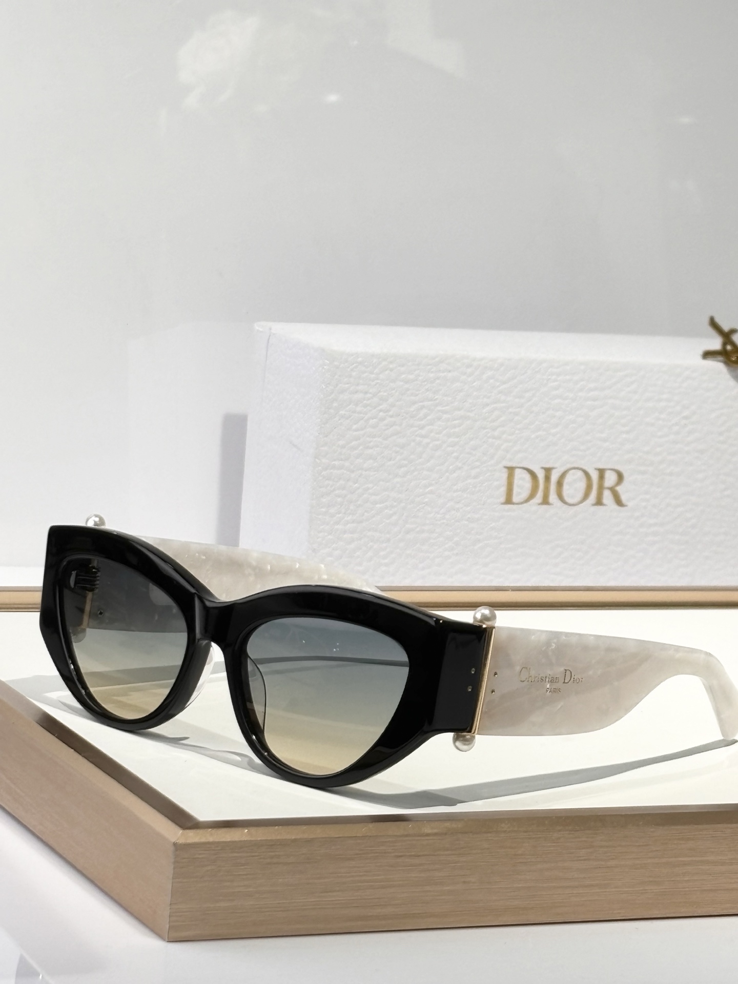  DIOR
Diortribales B1F
Size：57口17 135
