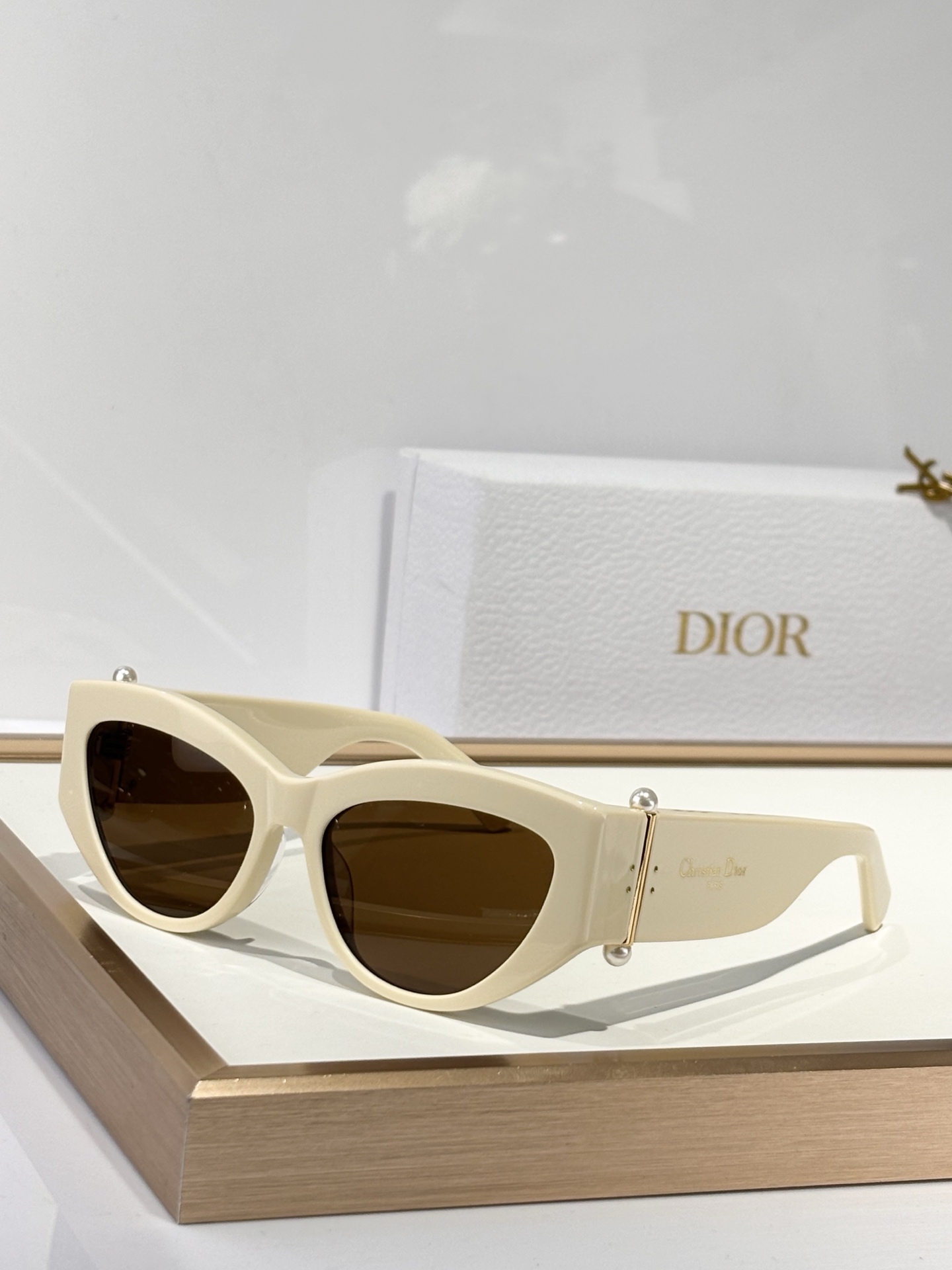  DIOR
Diortribales B1F
Size：57口17 135
