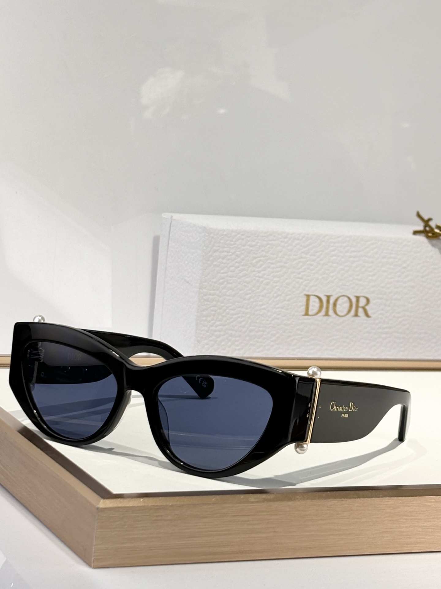  DIOR
Diortribales B1F
Size：57口17 135
