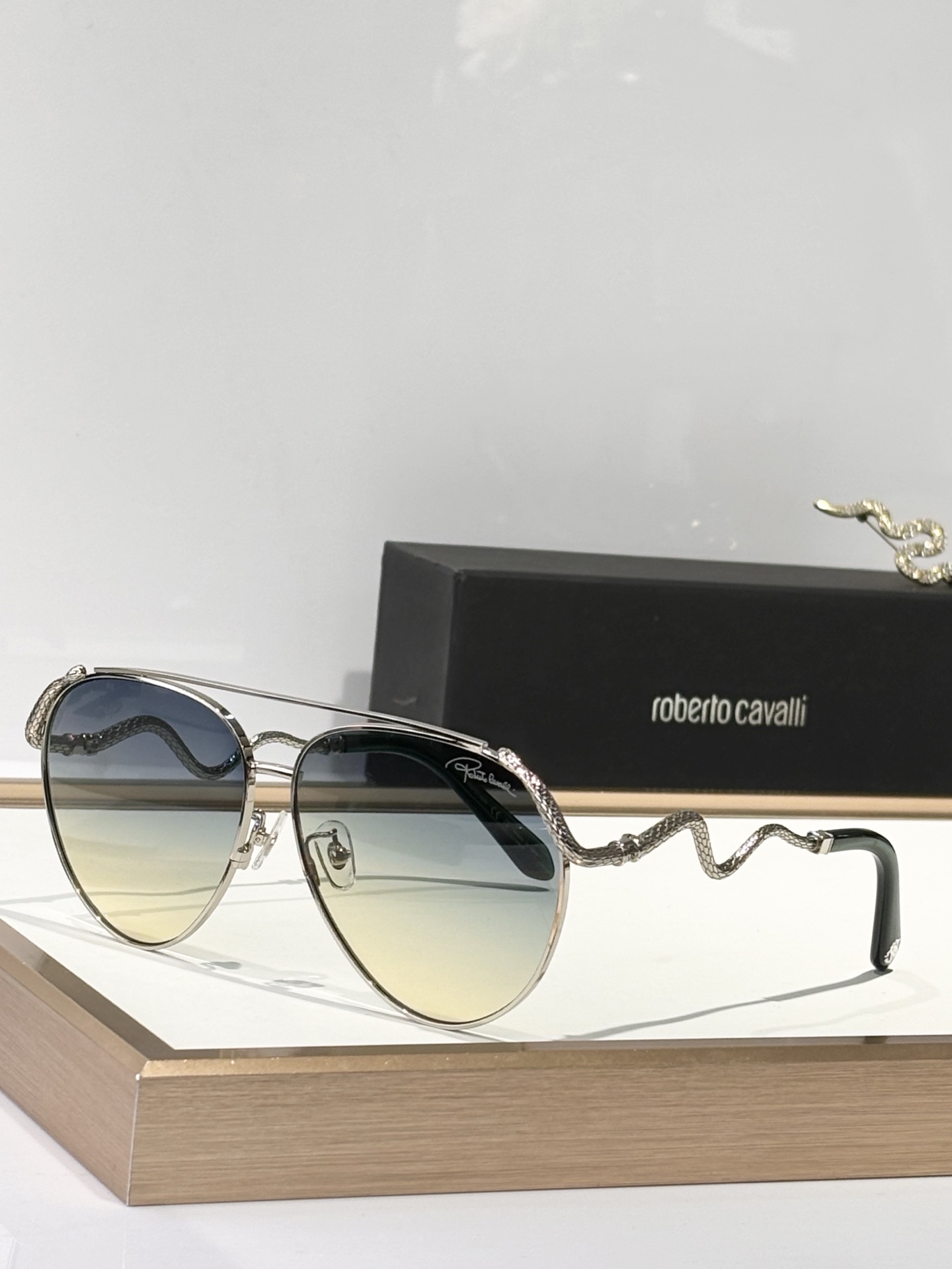  roberlocavalll
SRC090M 0744
Size：56口21 140
