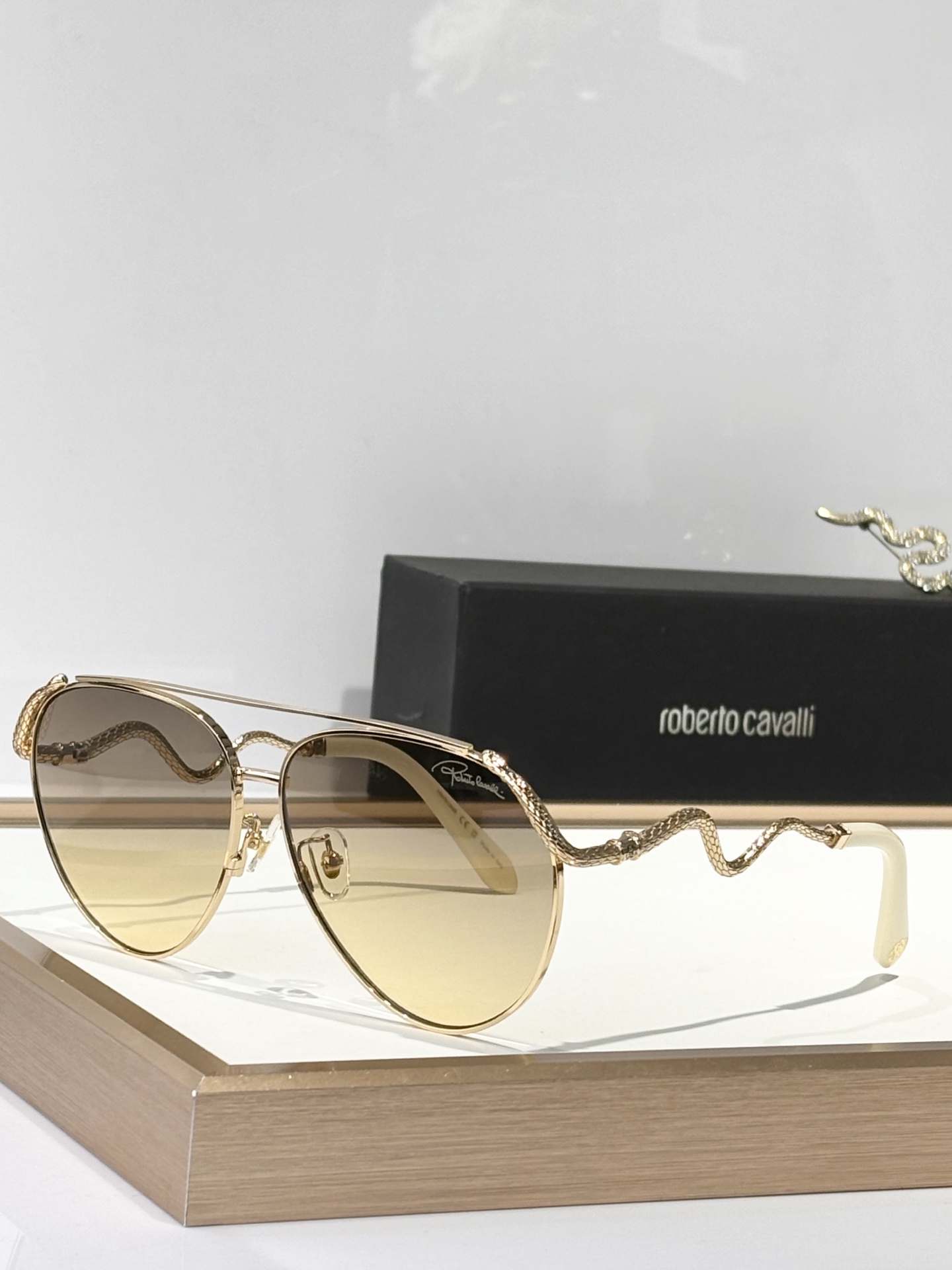  roberlocavalll
SRC090M 0744
Size：56口21 140
