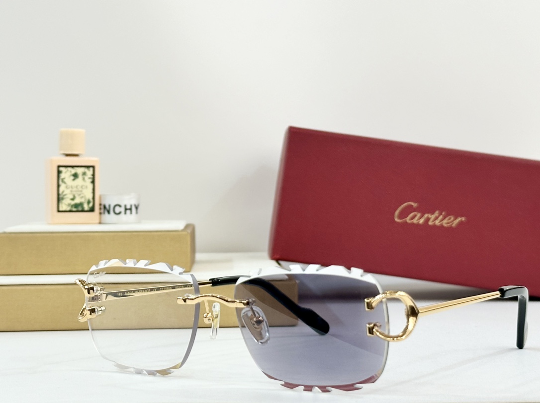 Cartier
MODEL：CT0595S

变色