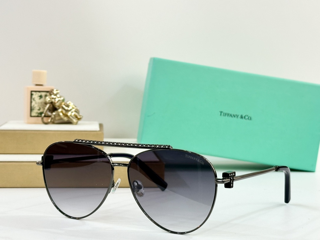 TIFFANY&Co.
MODEL：TF5019
SIZE：61口12-145
