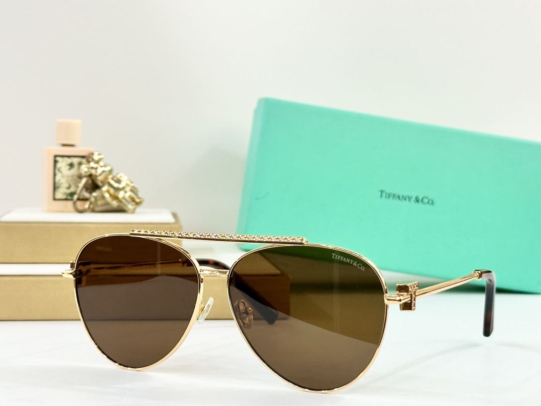 TIFFANY&Co.
MODEL：TF5019
SIZE：61口12-145
