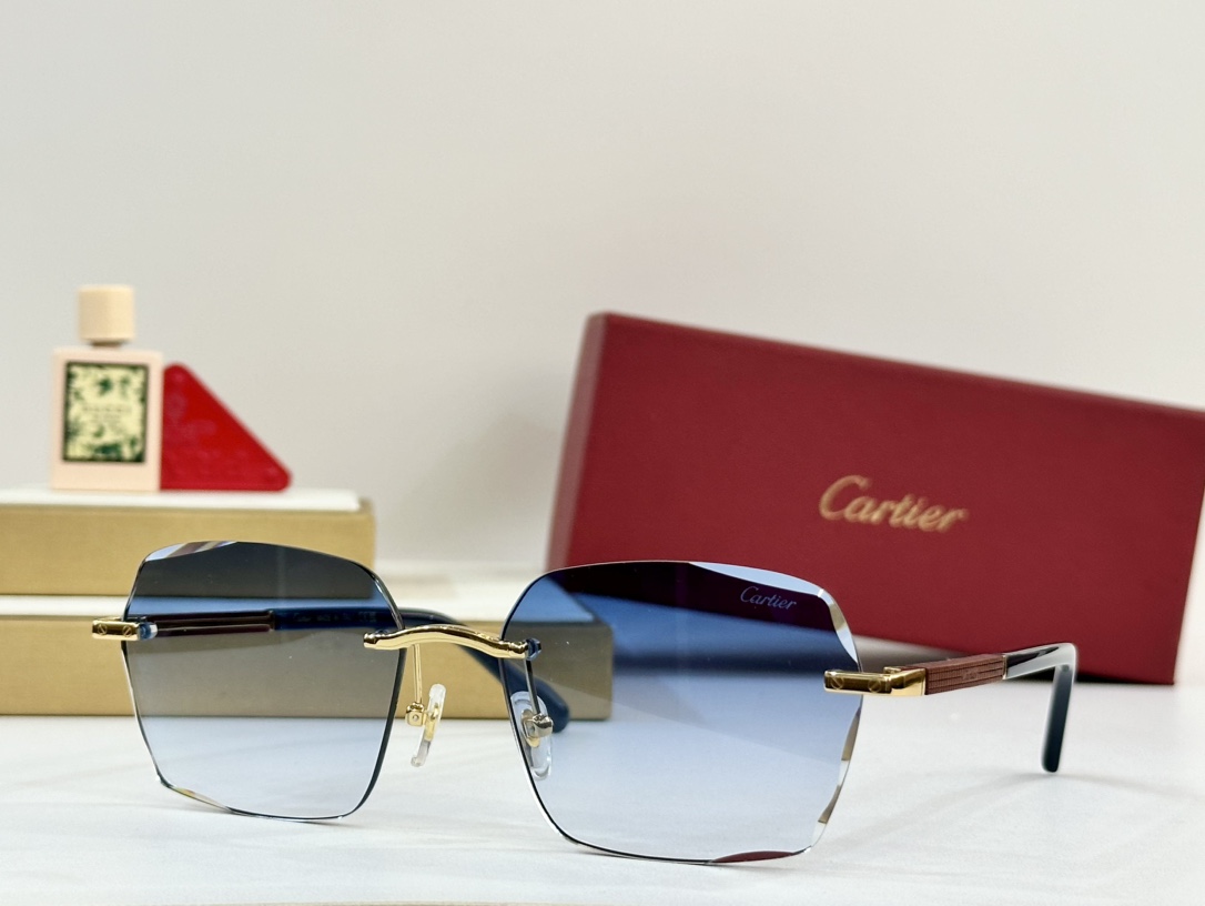  Cartier
MOD：CT0483S
Size：59口18 140
