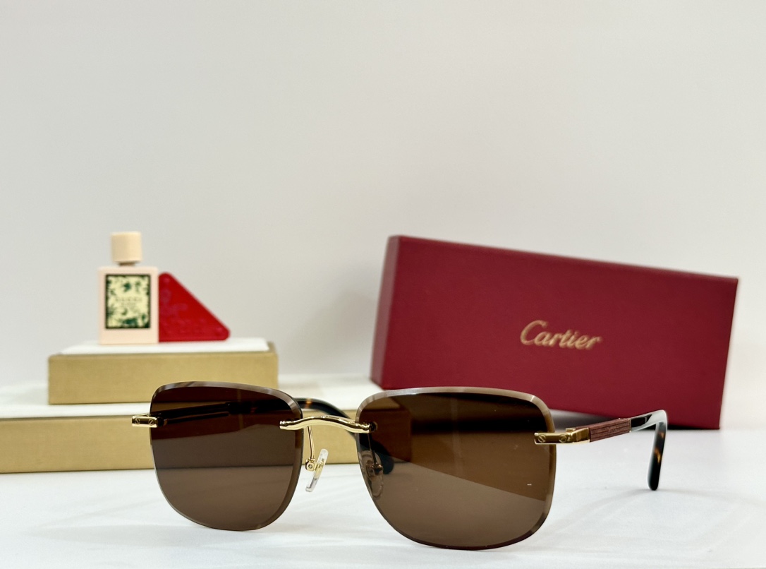 Cartier
MOD：CT0482S
Size：59口18 140
