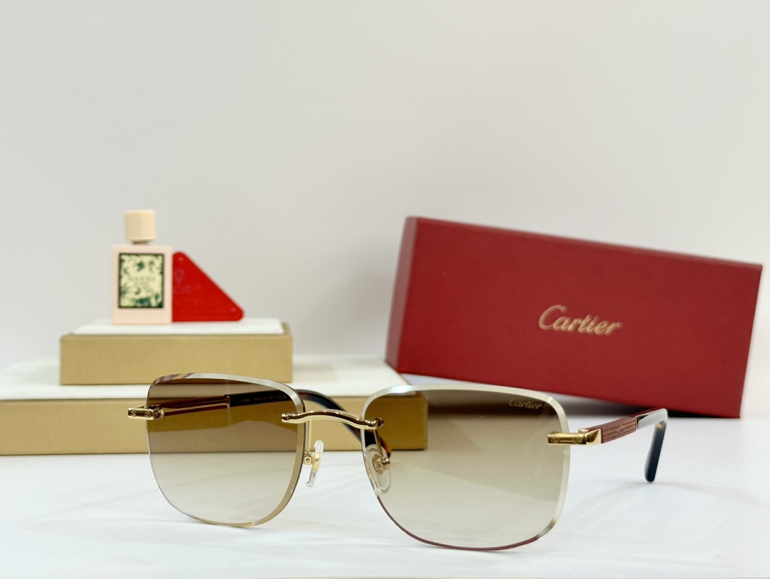 Cartier
MOD：CT0482S
Size：59口18 140
